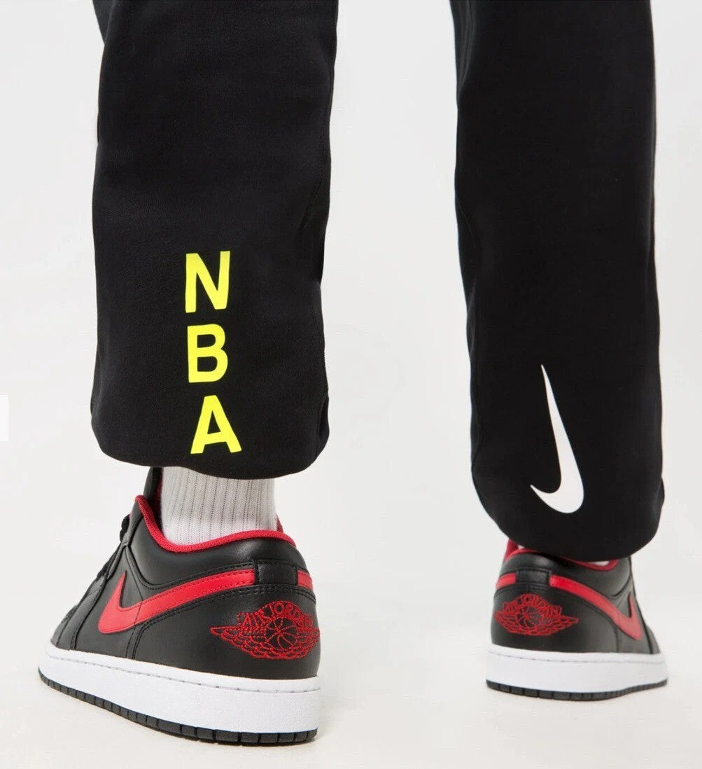 Nike Men's NBA Team 31 Courtside Fleece Bottoms / Black / RRP £70