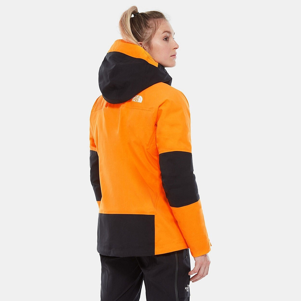 The North Face Women’s Summit L5 FUTURELIGHT Ski Jacket / Orange / RRP £550