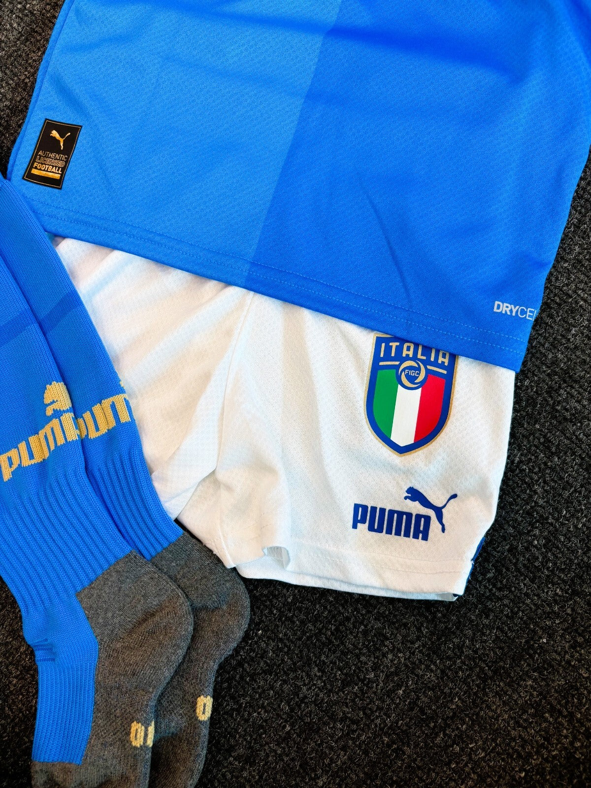 Puma Toddler Italy 22-23 Home Full Football Kit / Blue White / RRP £50