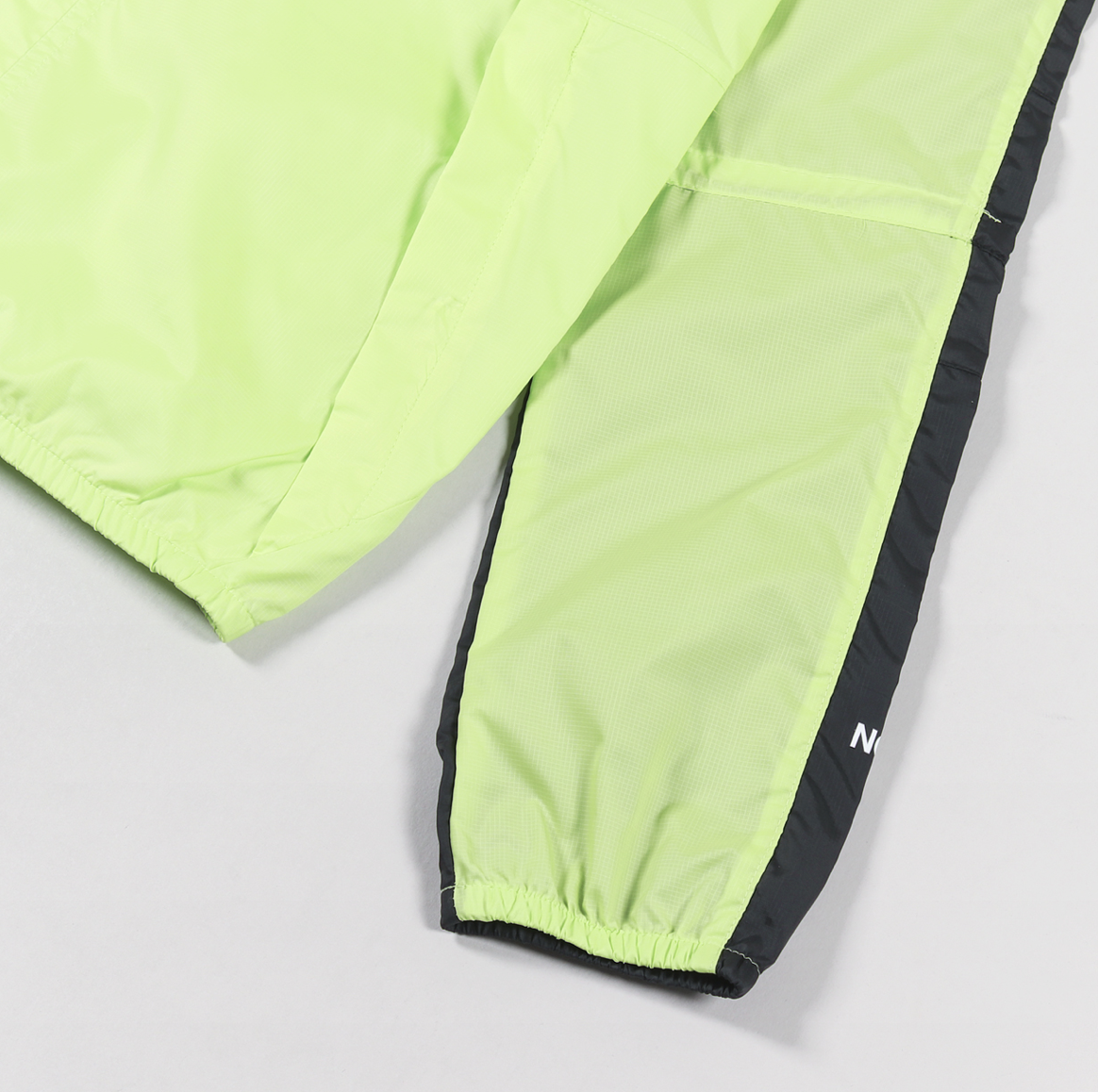 The North Face Mens Seasonal Mountain Jacket / BNWT / Sharp Green / RRP £90