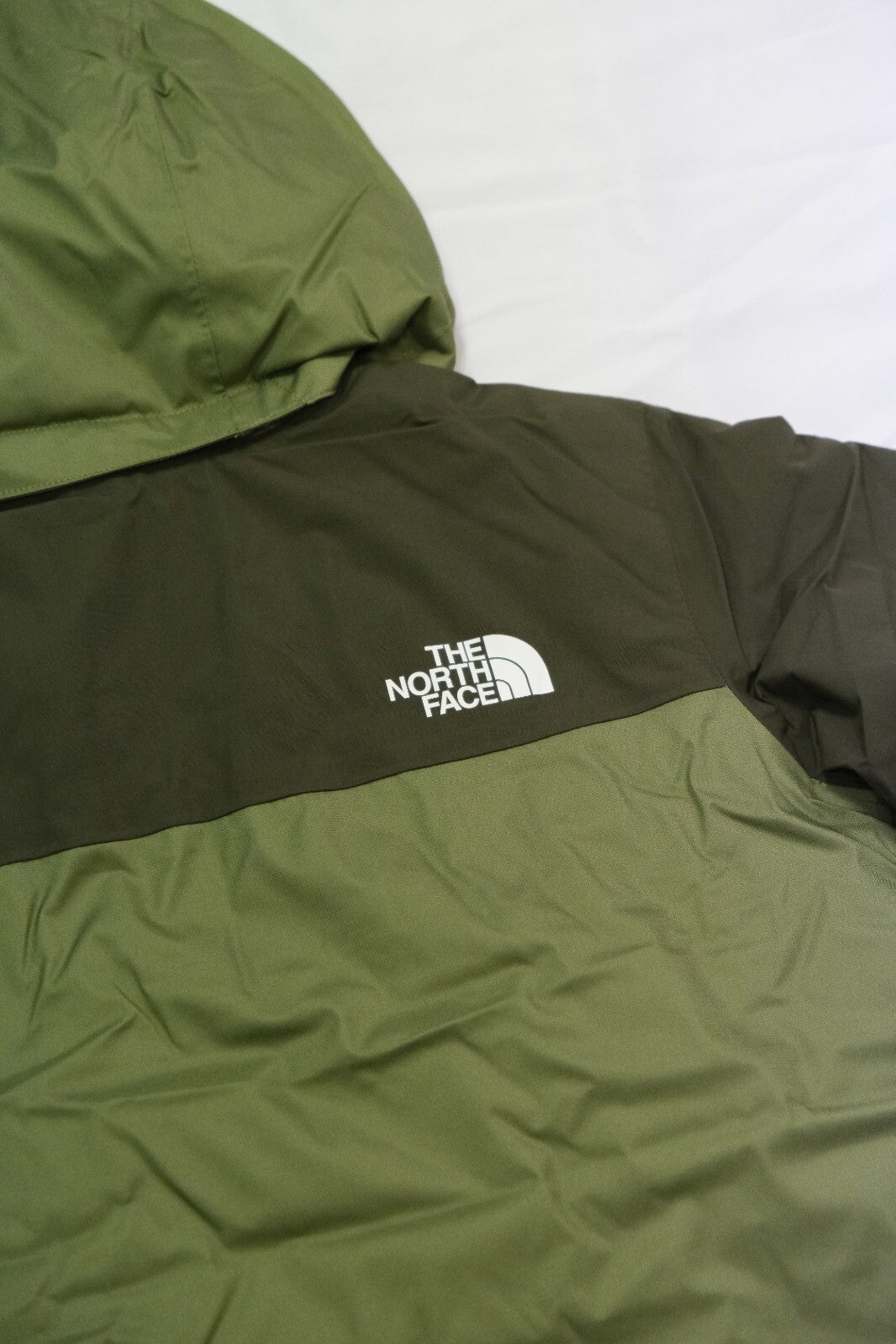 The North Face Boys Snowquest Plus Winter Jacket / Olive Green / RRP £145