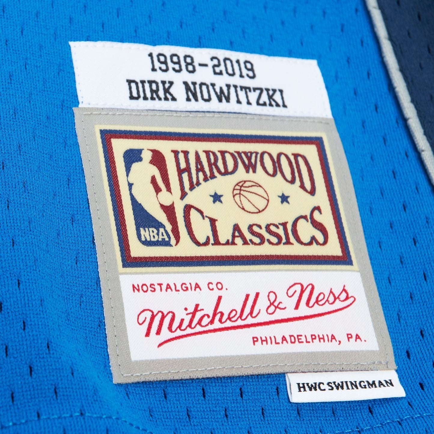 Mitchell & Ness Dirk Nowitzki Dallas Mavericks Hall of Fame Throwback Jersey / R