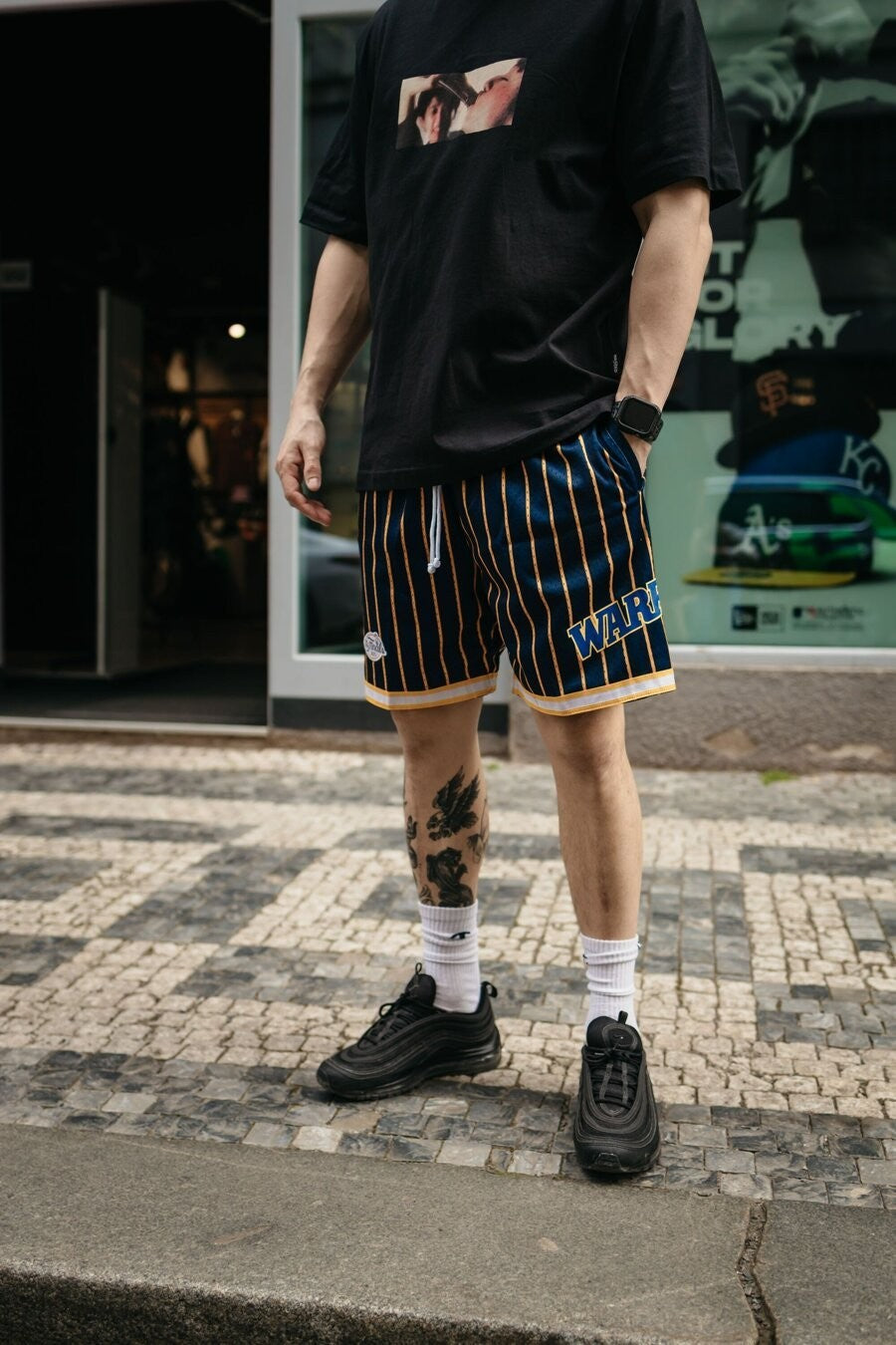 Mitchell & Ness Mens Golden State Warriors Mesh Shorts / Blue Yellow / RRP £75