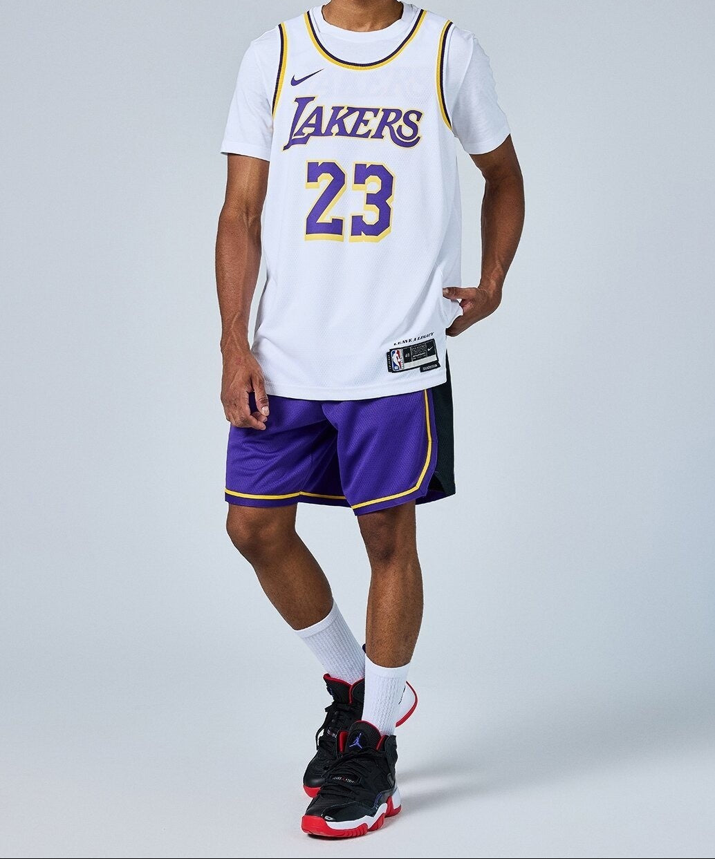 Nike LA Lakers Basketball Jersey / White / Lebron James / RRP £95