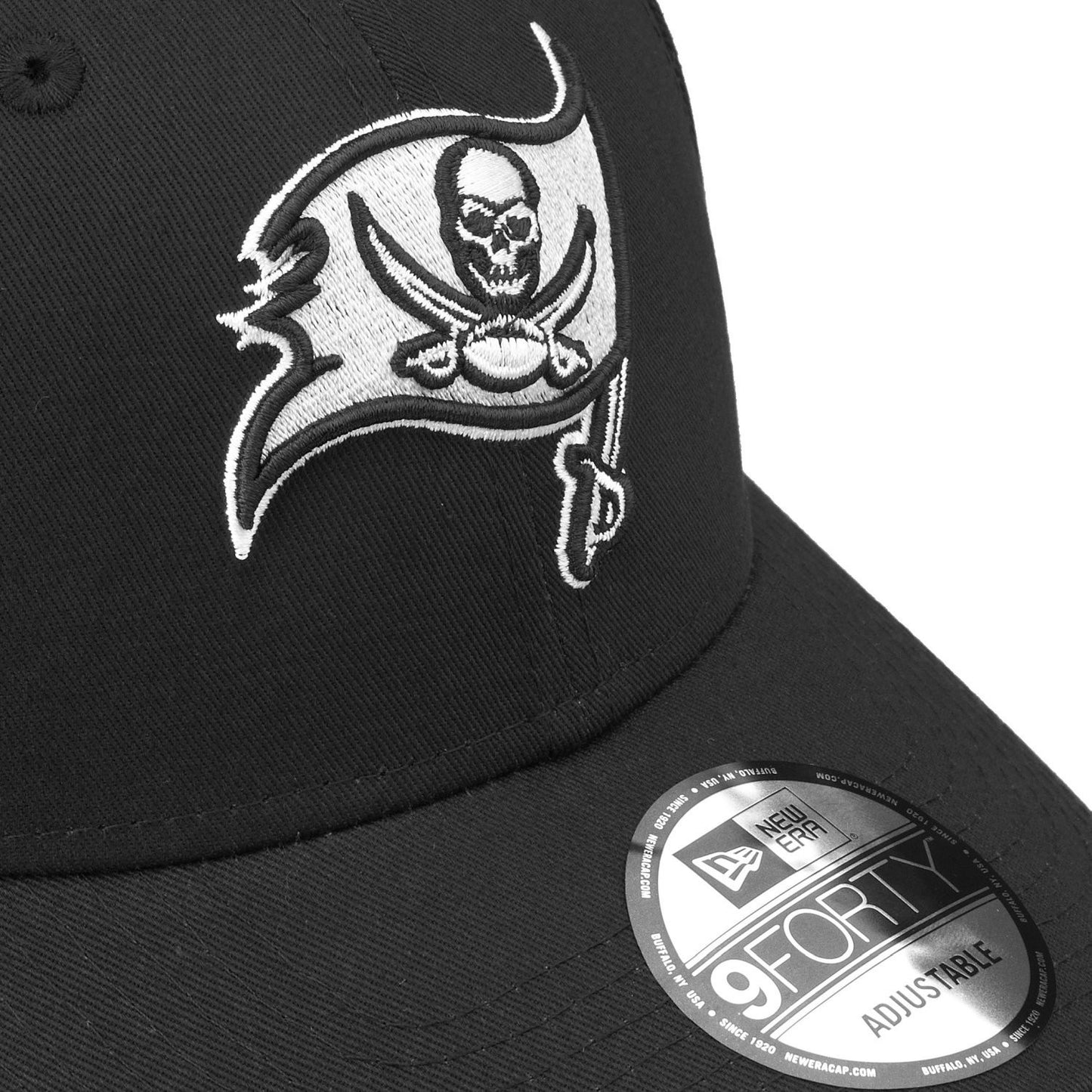 New Era Adult Tampa Bay Buccaneers 9Forty Adjustable Cap / Black White / RRP £32