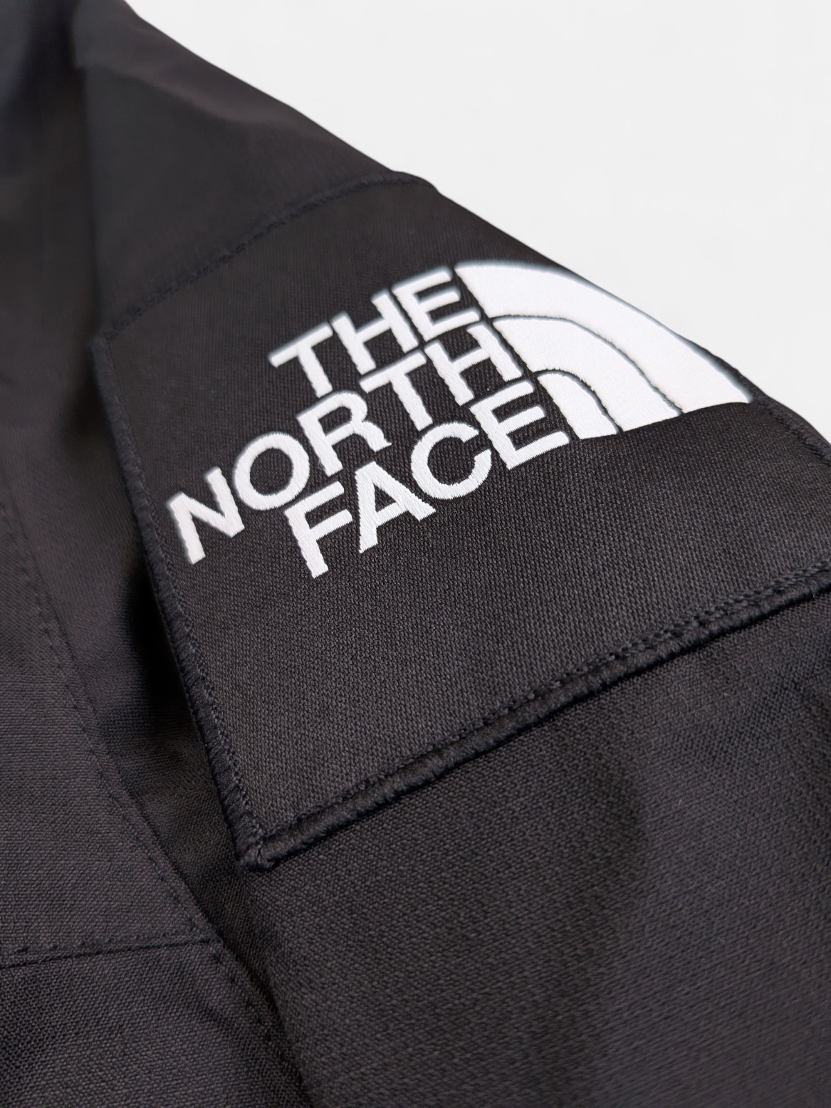 The North Face Mens Mountain Quest Jacket / Black / RRP £115