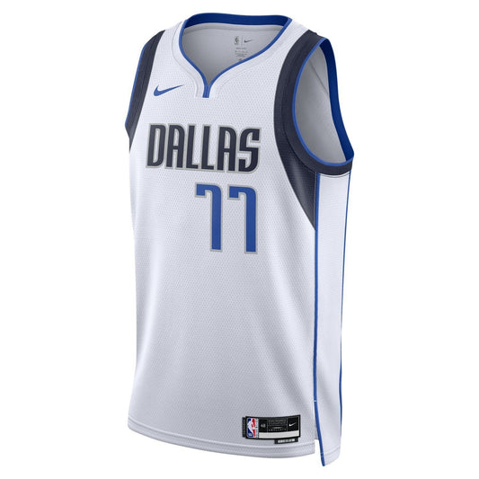 Nike Dallas Mavericks Doncic 22-23 Basketball Jersey / White / RRP £95