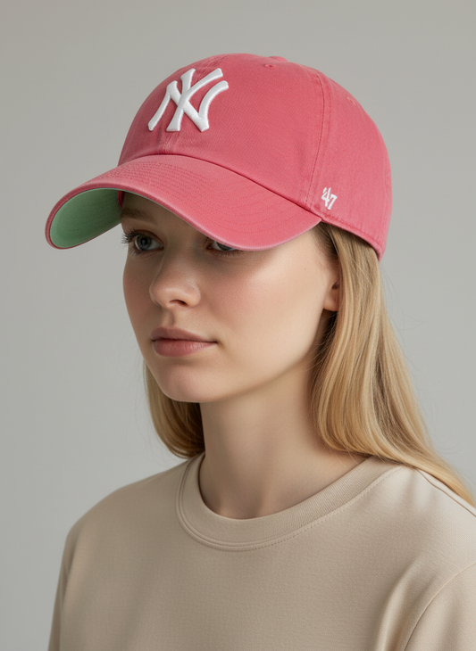 47 Brand NY Yankees / Relaxed Clean Up Womens MLB Hat / RRP £25