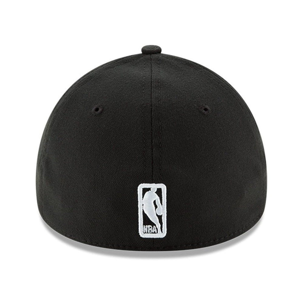 New Era Adult Chicago Bulls 39Thirty Team Classic Cap / Black / RRP £25