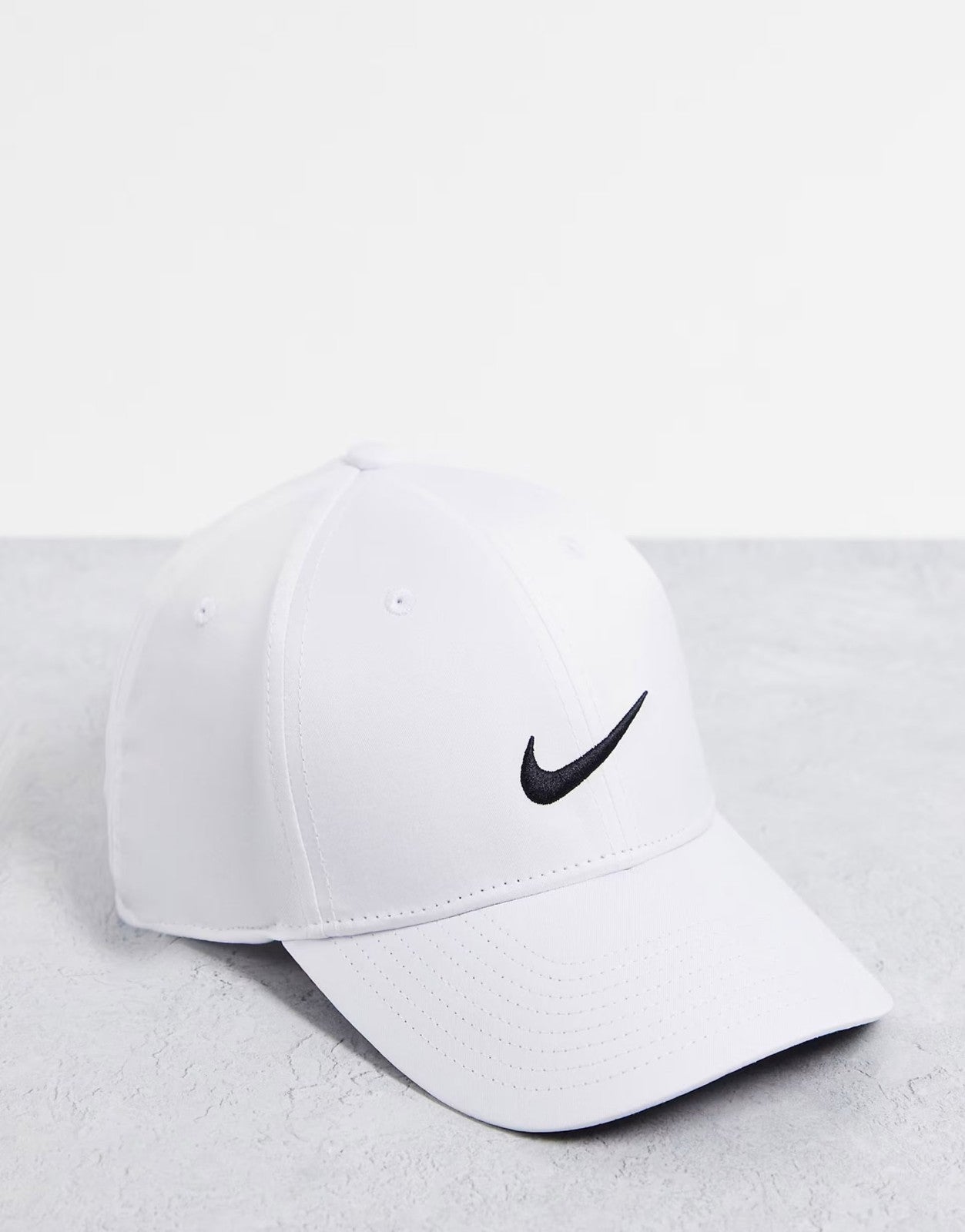 Nike Adult Golf L91 Tech Dri-Fit Cap / White Black / RRP £24