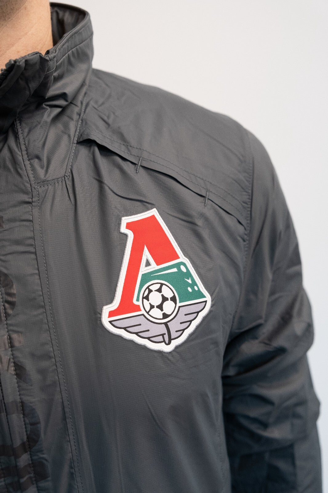 Under Armour 2019-20 Lokomotiv Moscow Training Shell / Grey / Mens / RRP £59.99