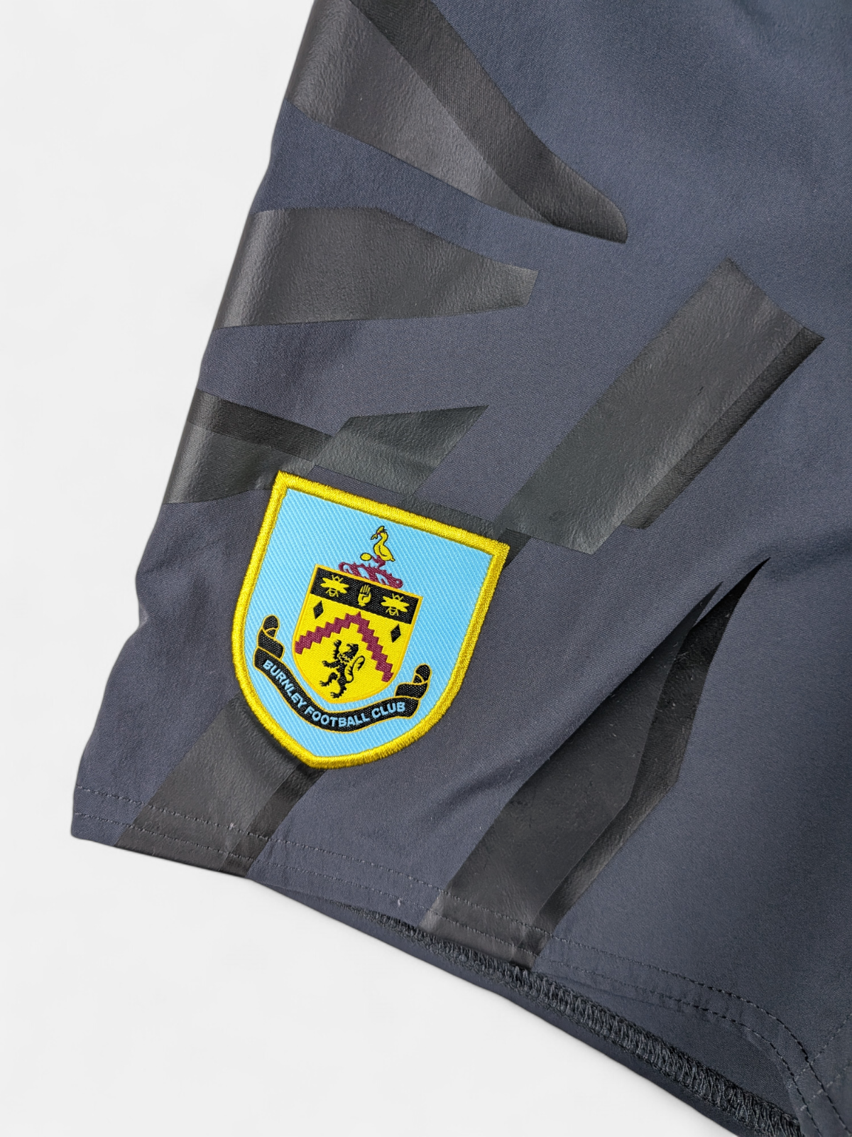 UMBRO Boys 2019-20 Burnley GK Football Shorts / BNWT / Grey / RRP £15