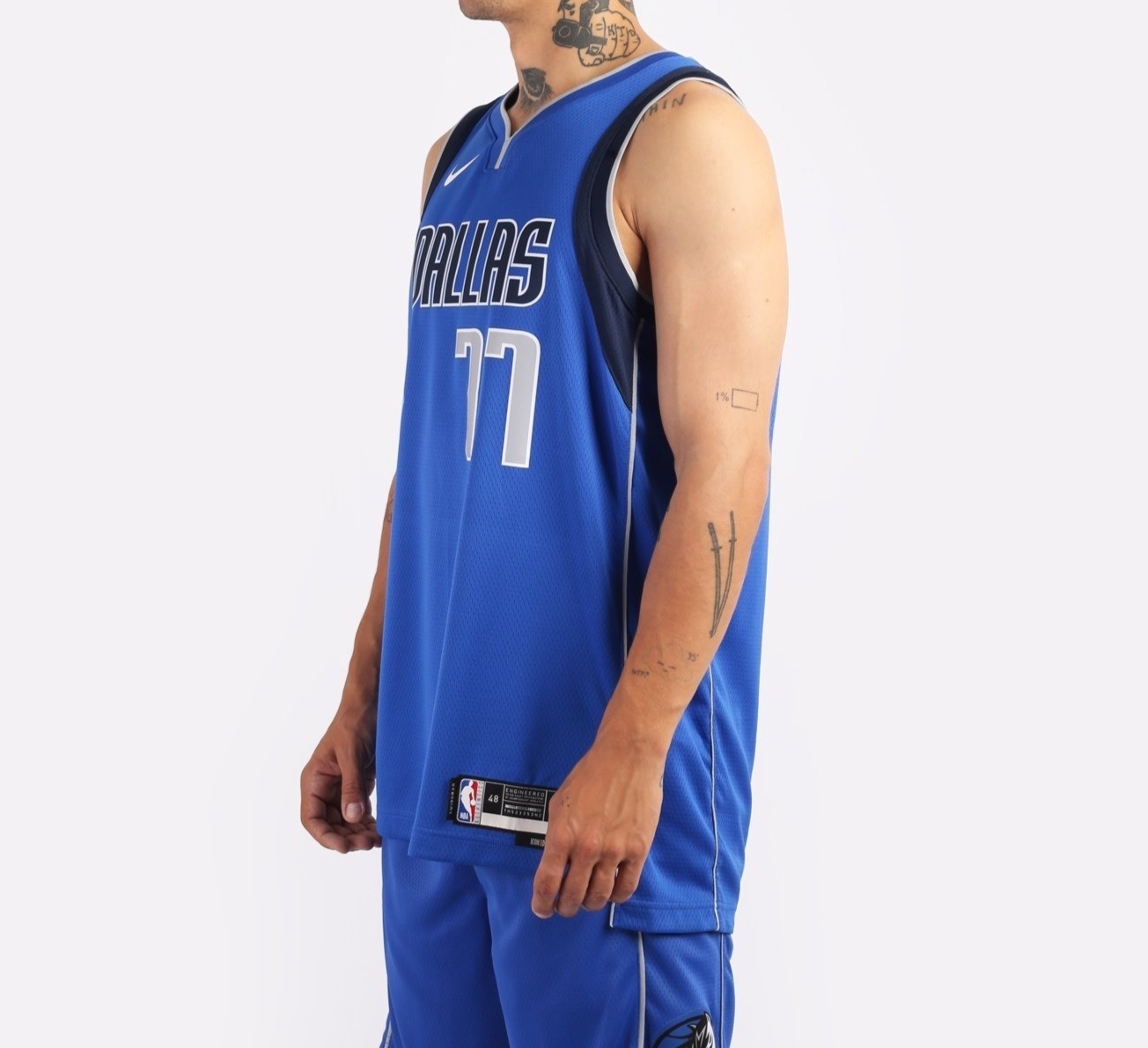 Nike Dallas Mavericks Basketball Jersey / 77 Doncic / Blue / RRP £95