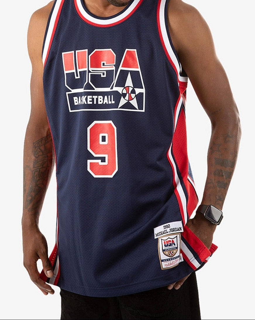 Mitchell & Ness USA Michael Jordan Baskeball Jersey / 1992 Navy Blue / RRP £110