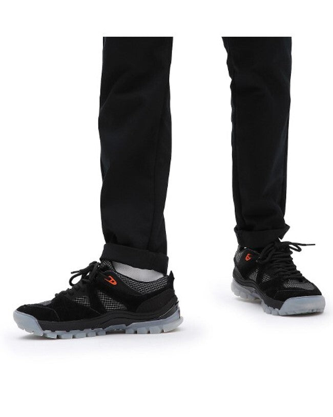 Vans Amzn Trailhead Trainers / Black / RRP £125