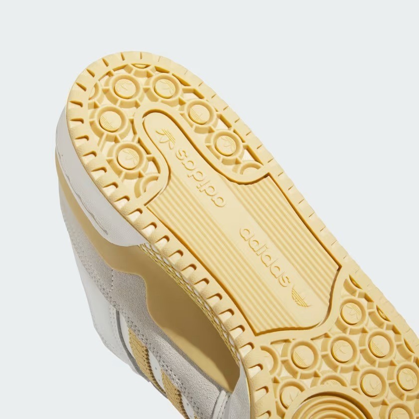 Adidas Mens FORUM LOW CL Trainers / Ivory / RRP £90