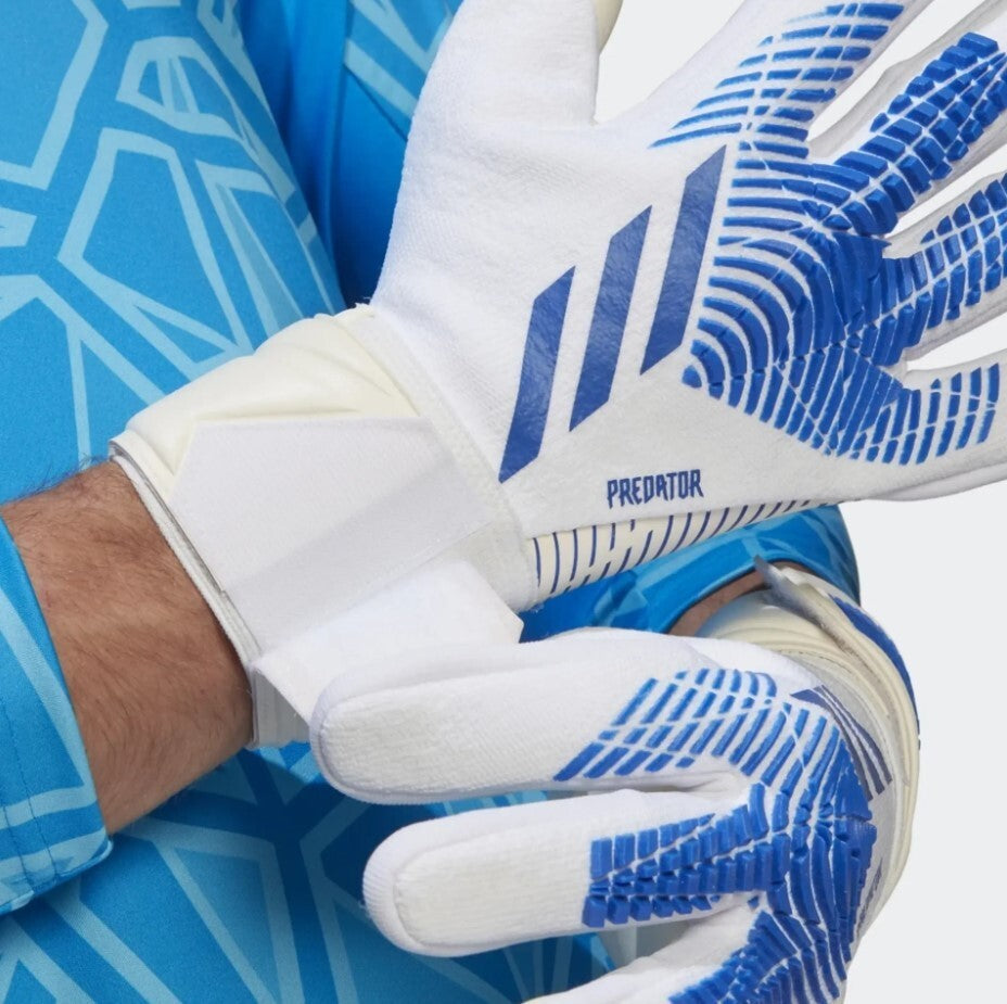 Adidas Predator League Goalkeeper Gloves / White Blue / RRP £55