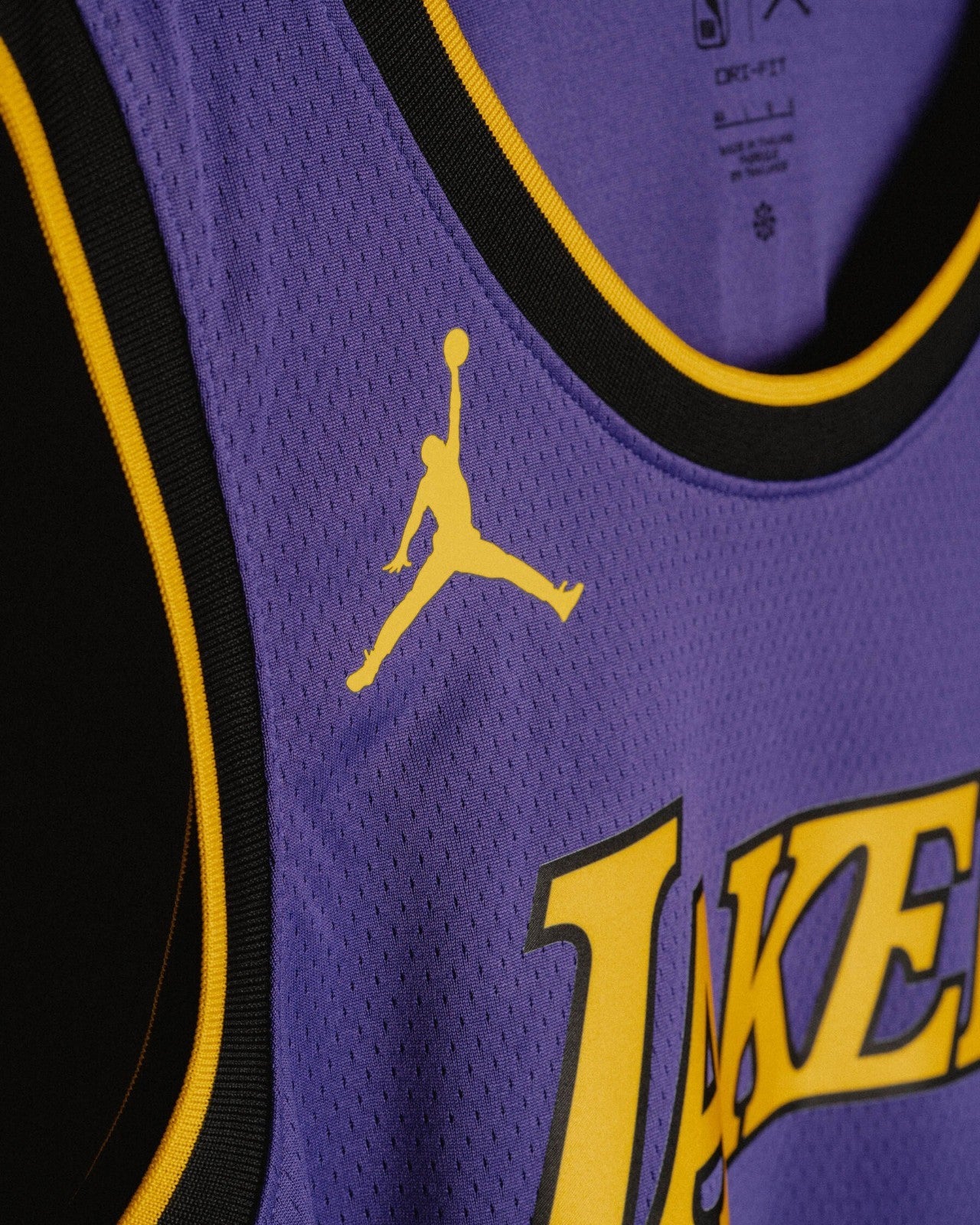 Nike LA Lakers Basketball Jersey / Purple / Lebron James / RRP £95