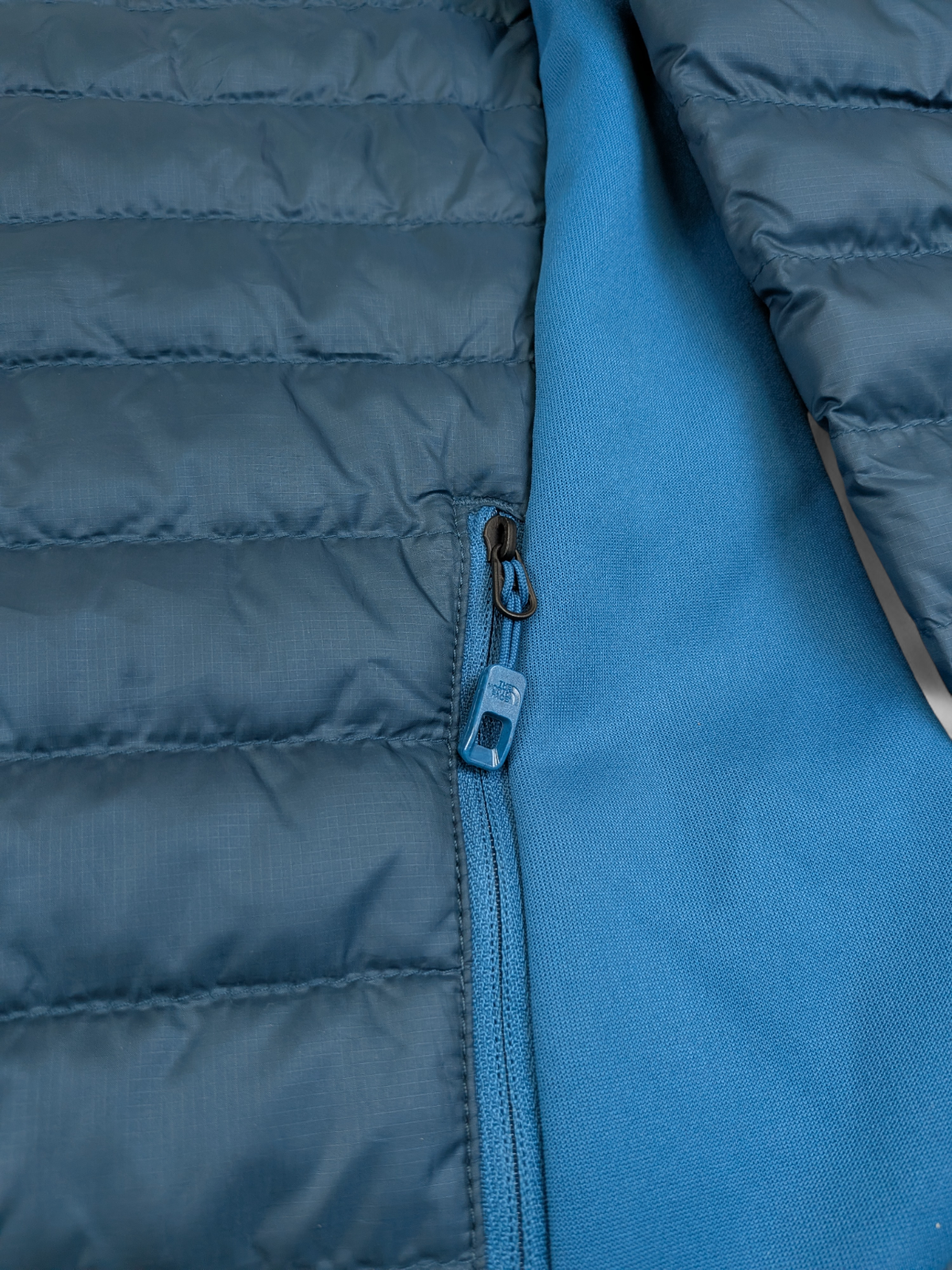 The North Face Mens AO INSULATE HYBRID JACKET/MONTEREY BLUE / RRP £145