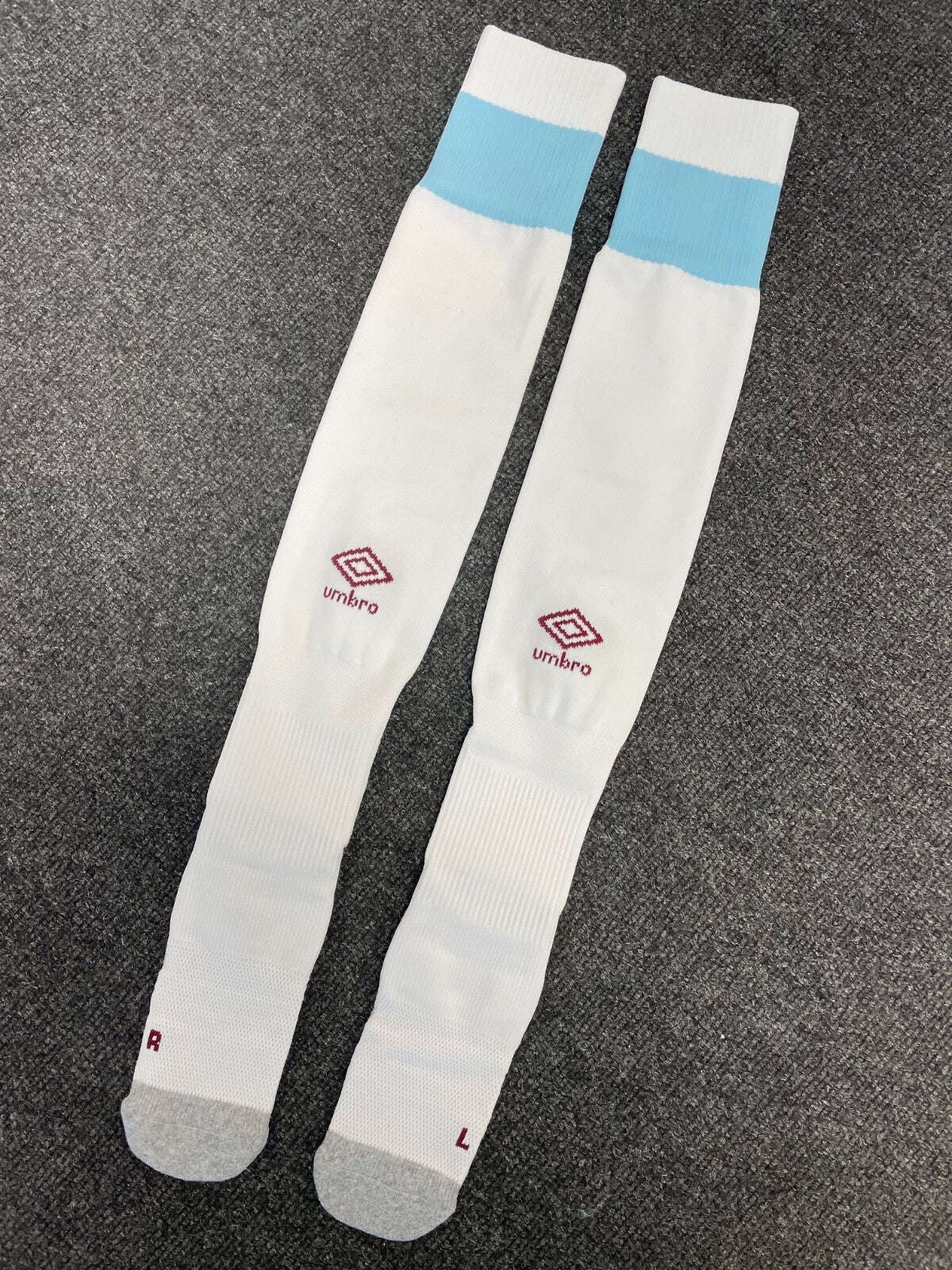 Umbro Burnley Away Football Socks / White / 2021-22 / RRP £15