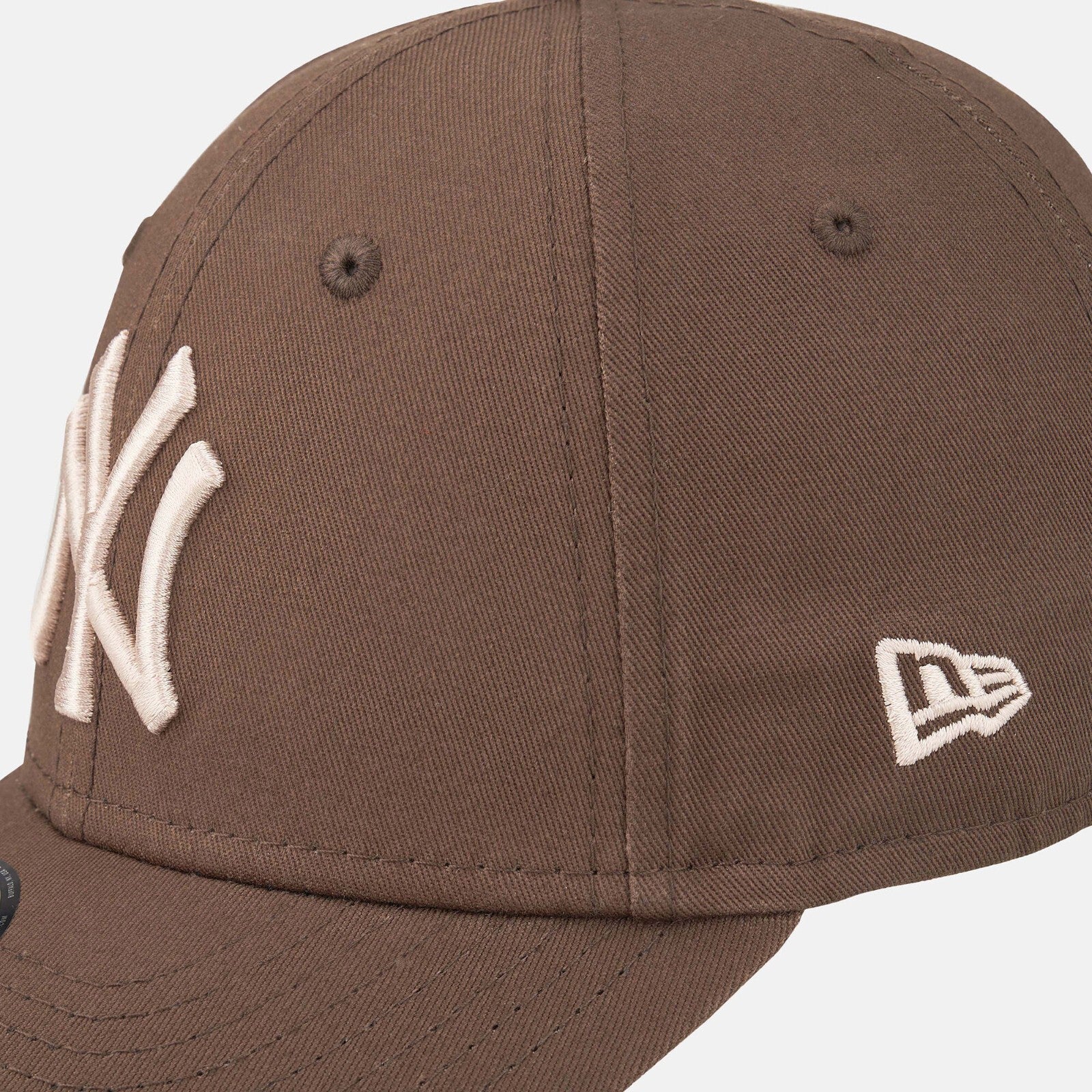 New York Yankees Kids Essential New Era 9Forty Hat / Brown Stone / RRP £19