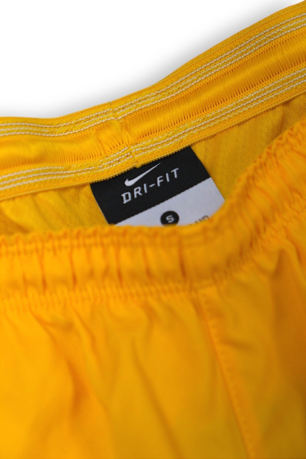 Nike 2015-16 Hellas Verona Away Shorts / Mens / Yellow / RRP £29.99