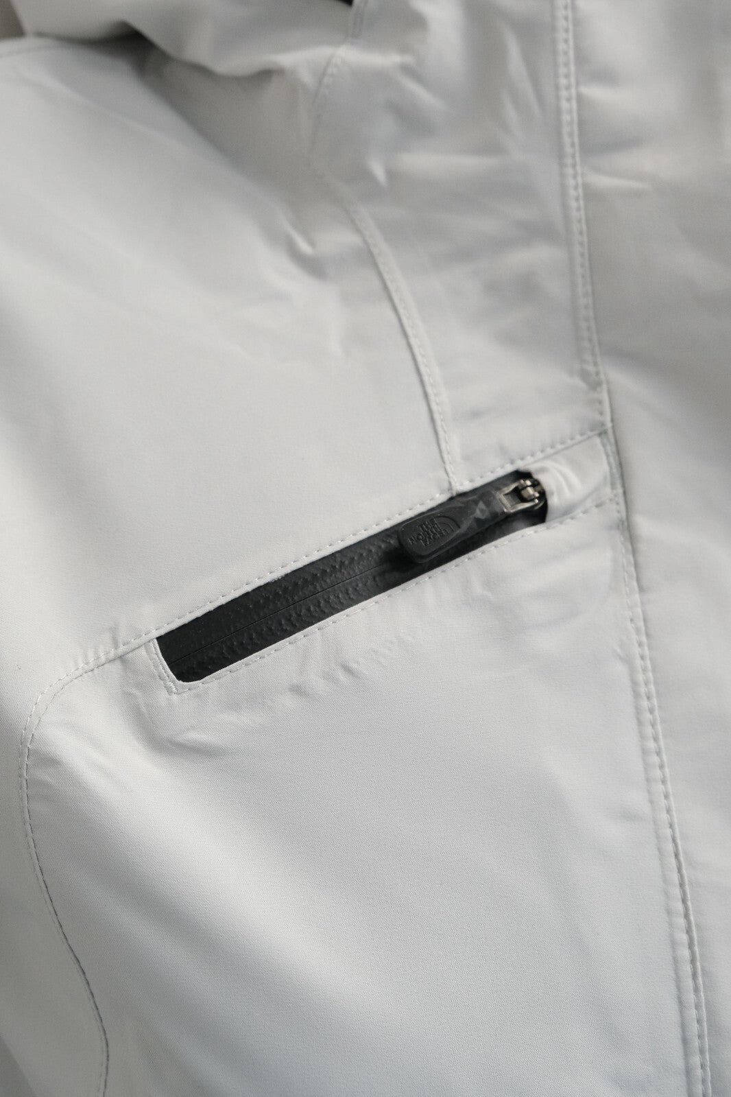 The North Face Womens Descendit Jacket / Grey / RRP £270