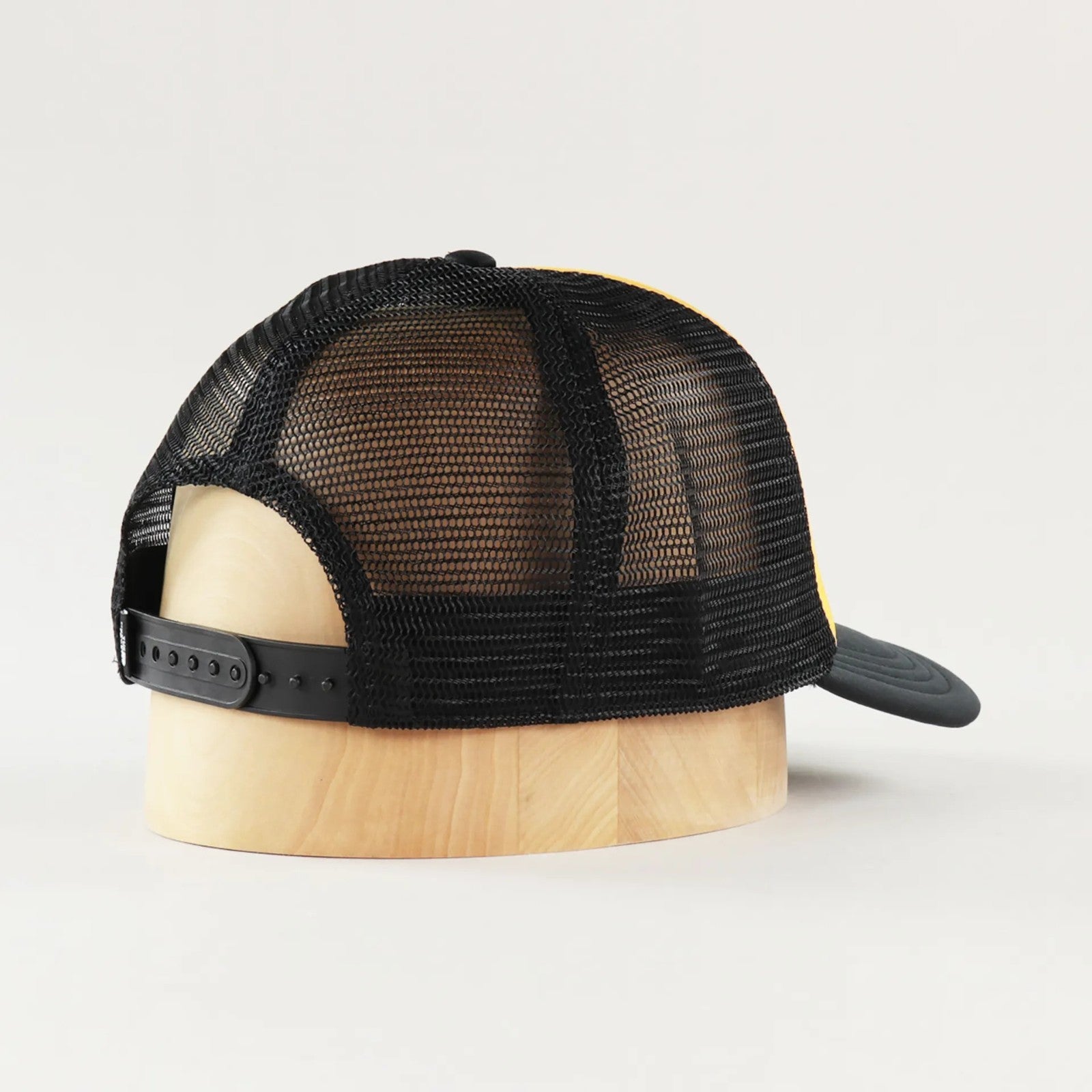The North Face TNF Logo Trucker / TNF Yellow/TNF Black / RRP £25
