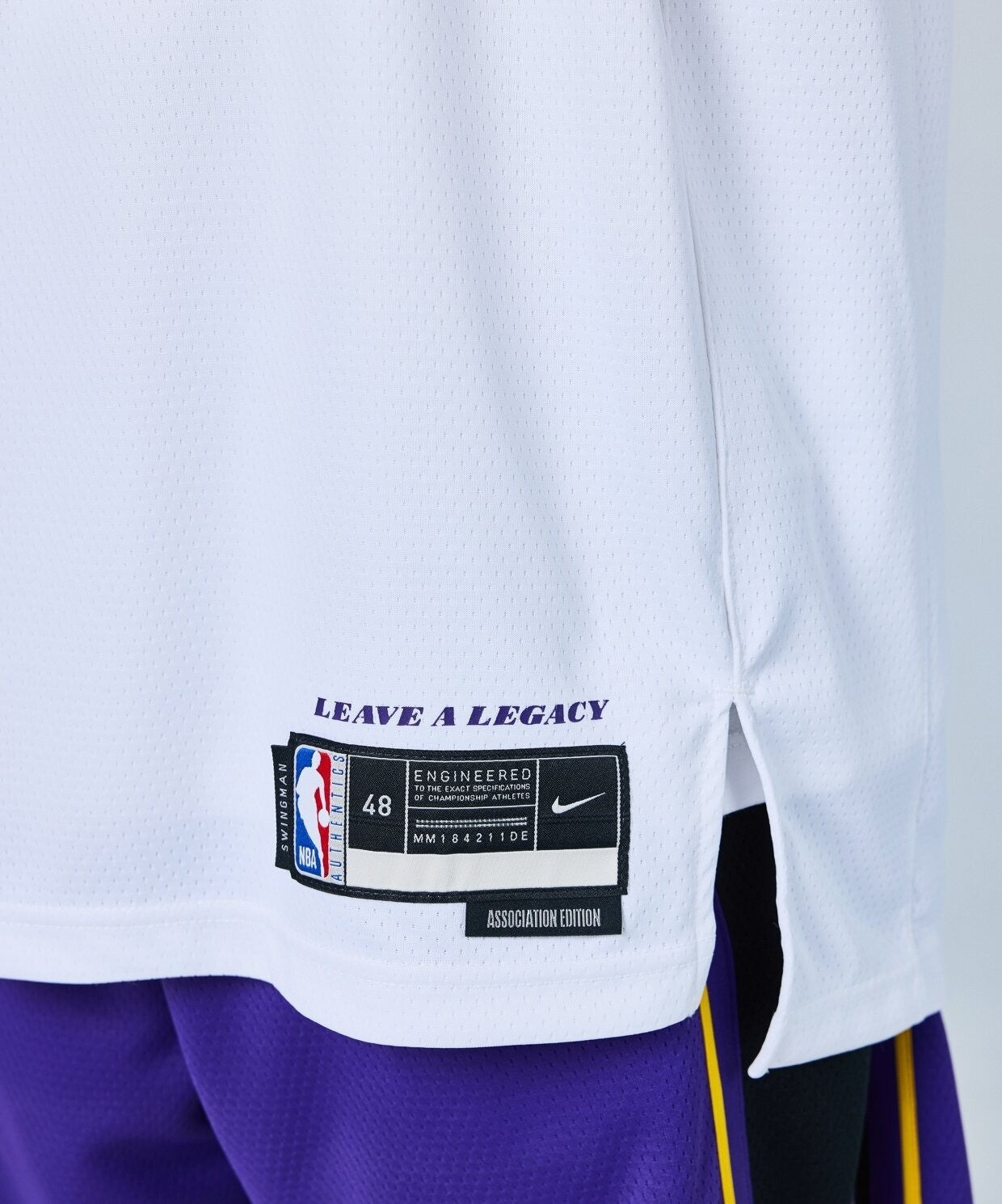 Nike LA Lakers Basketball Jersey / White / Lebron James / RRP £95