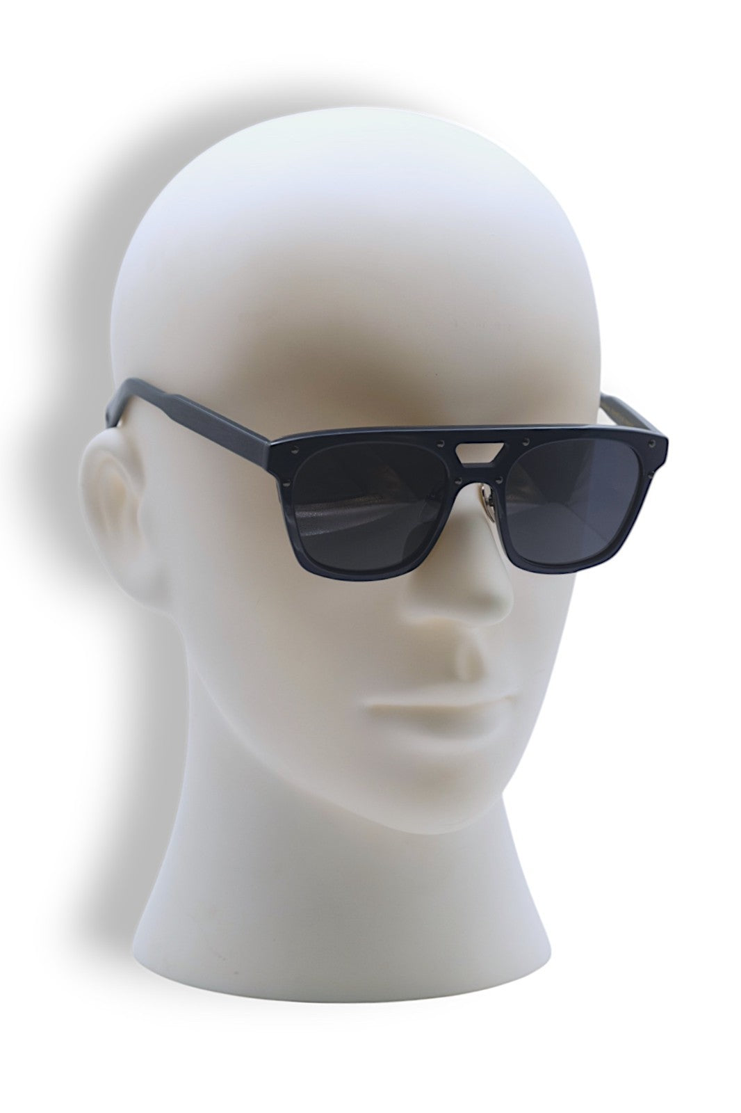 Vilebrequin Sunglasses / Unisex / Navy Blue / RRP £165