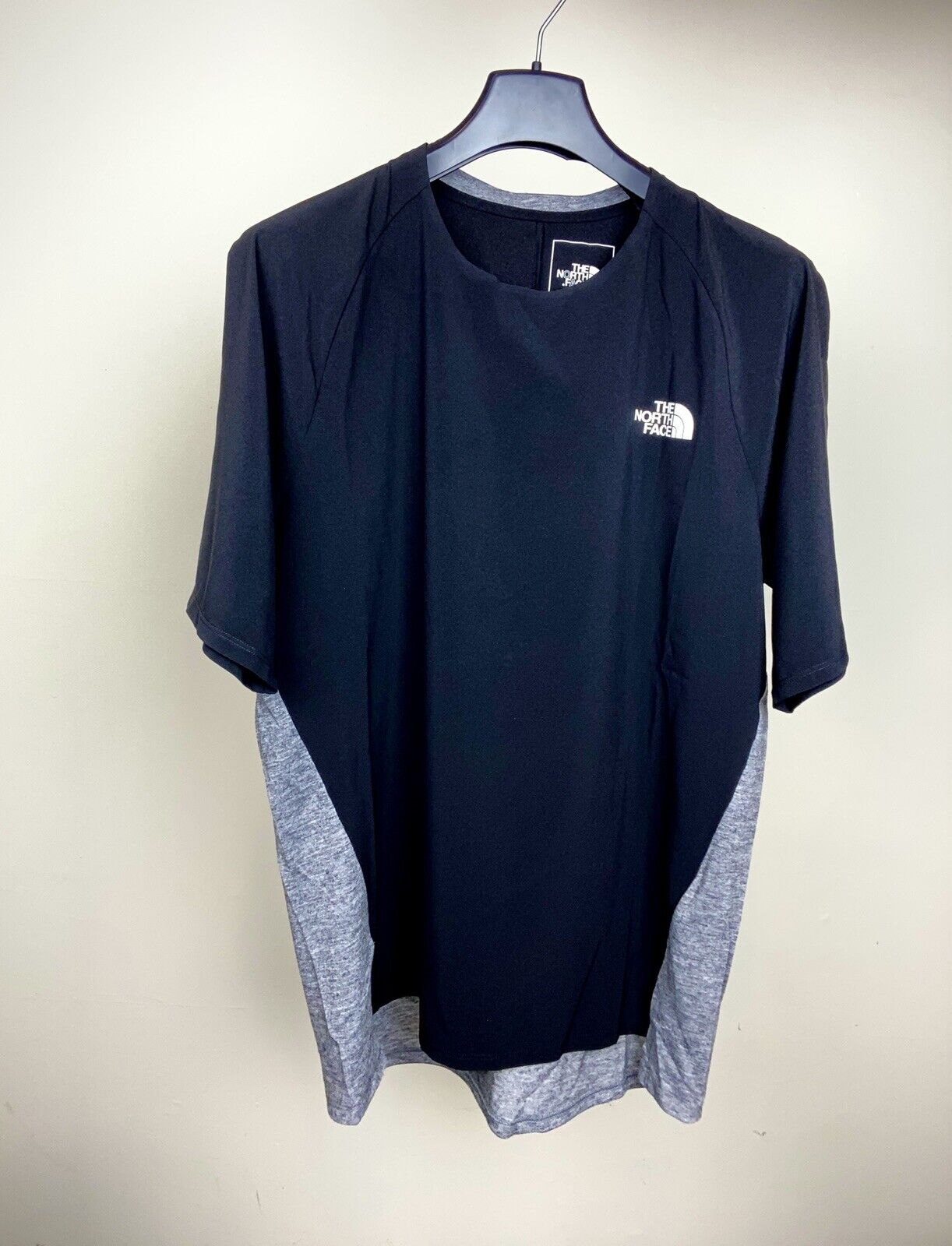 The North Face Advant S/S Athletic T-Shirt / Black / BNWT / Medium