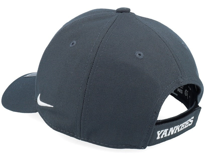 Nike New York Yankees NY Structured Club Cap / Grey White / RRP £25