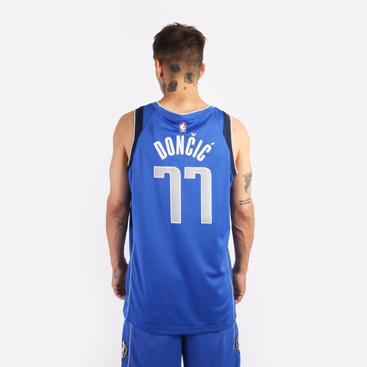 Nike Dallas Mavericks Basketball Jersey / 77 Doncic / Blue / RRP £95