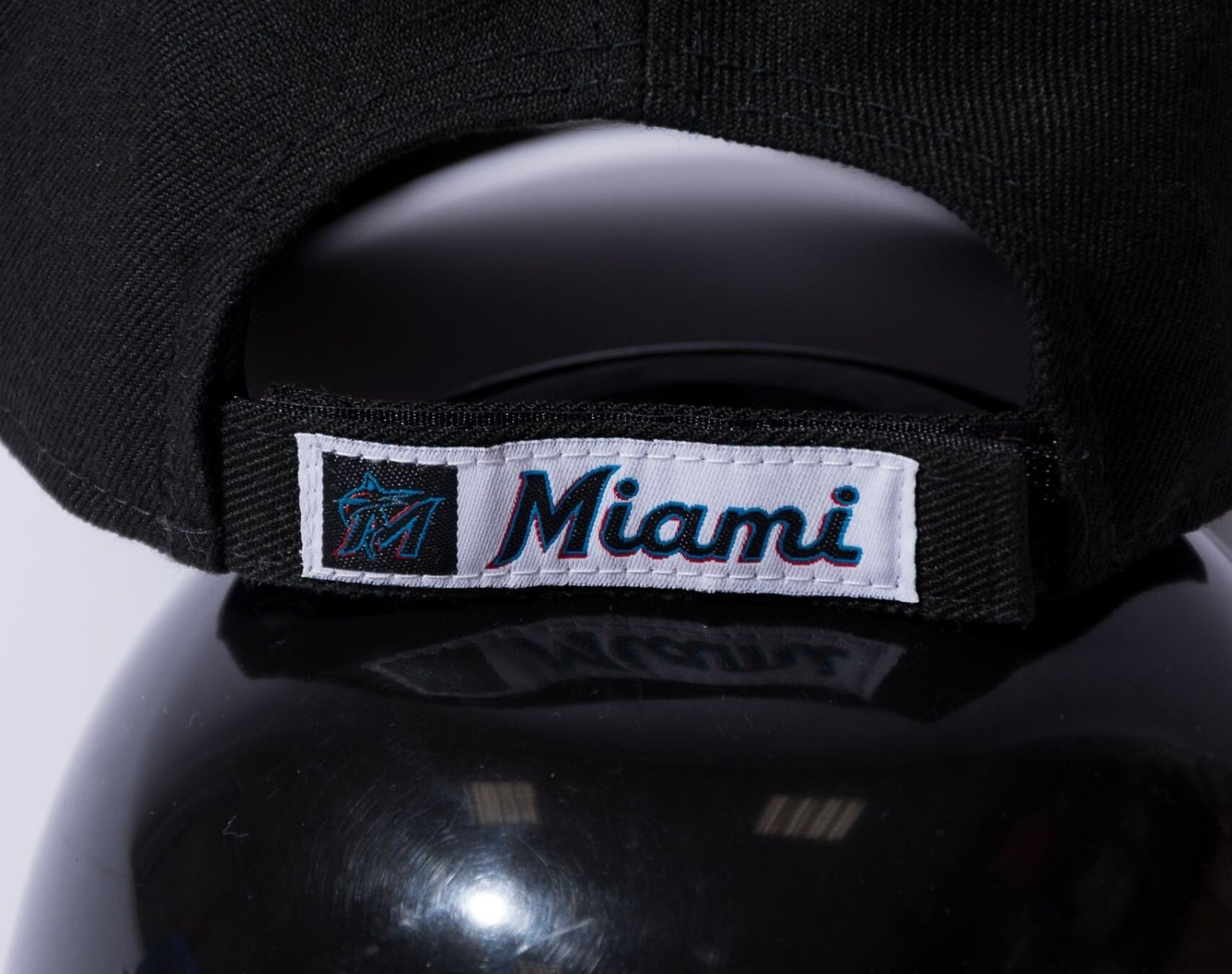 New Era Adult Miami Marlins 9FORTY Strapback Cap / Black / RRP £24