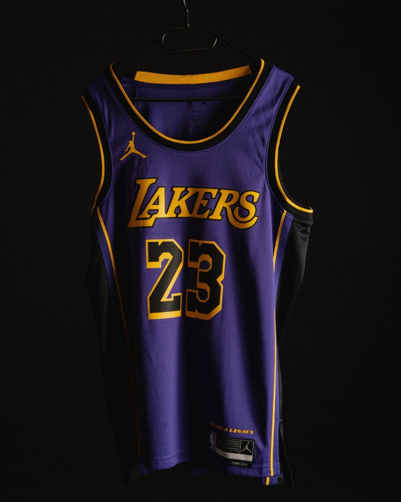 Nike LA Lakers Basketball Jersey / Purple / Lebron James / RRP £95