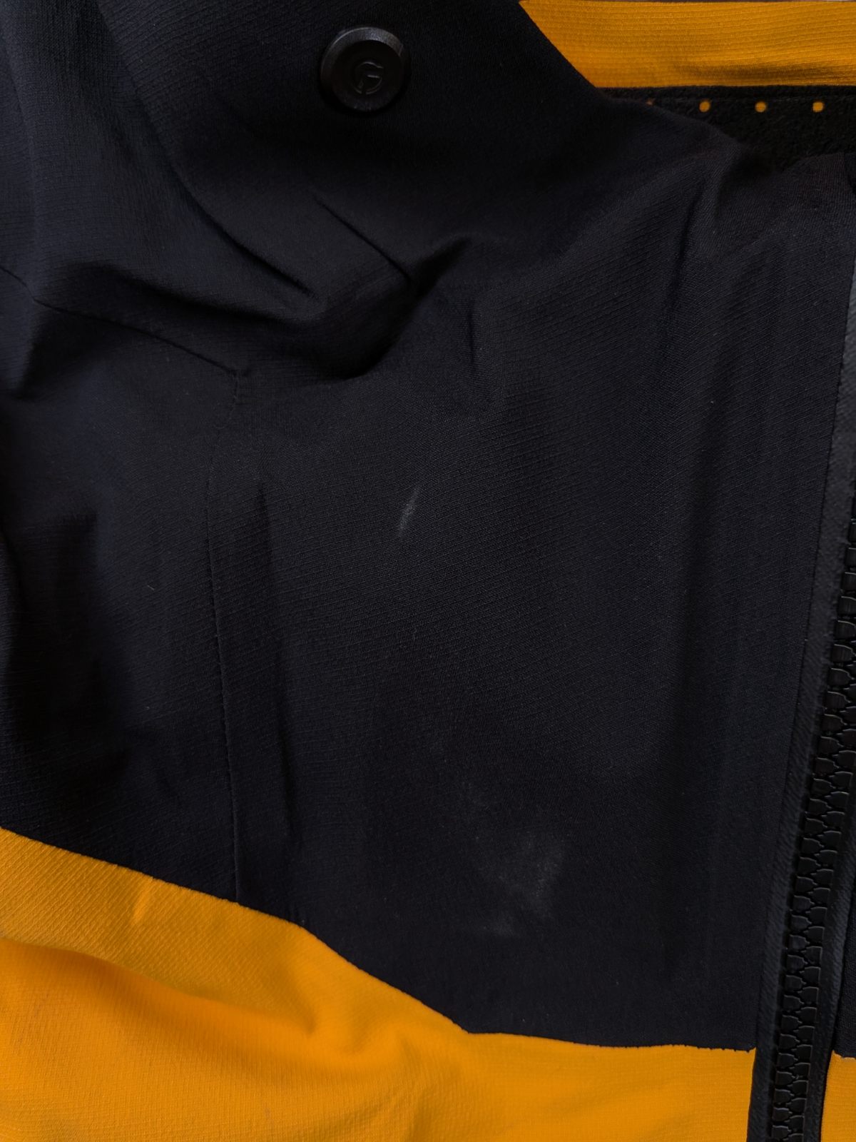 The North Face Womens Summit L5 Futurelight Jacket / KNockout Orange / RRP £595