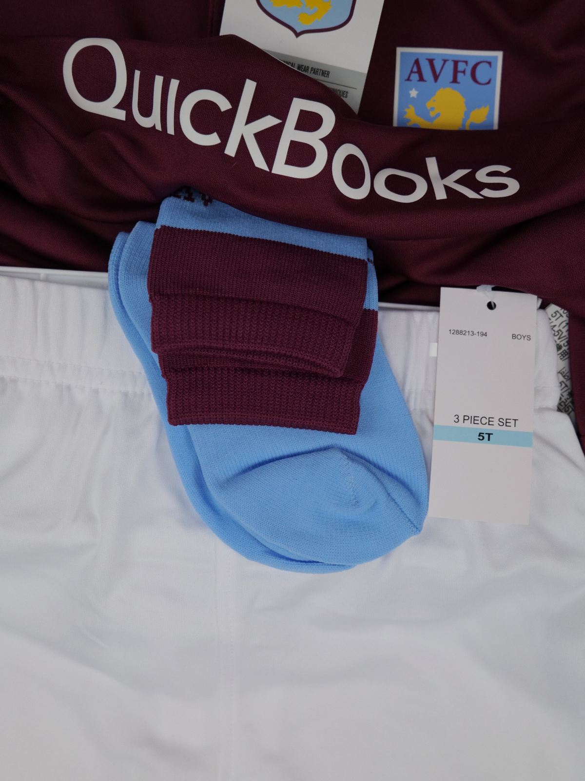 UNDER ARMOUR Kids 2016-17 Aston Villa Home Full Football Kit / Maroon / RRP £39