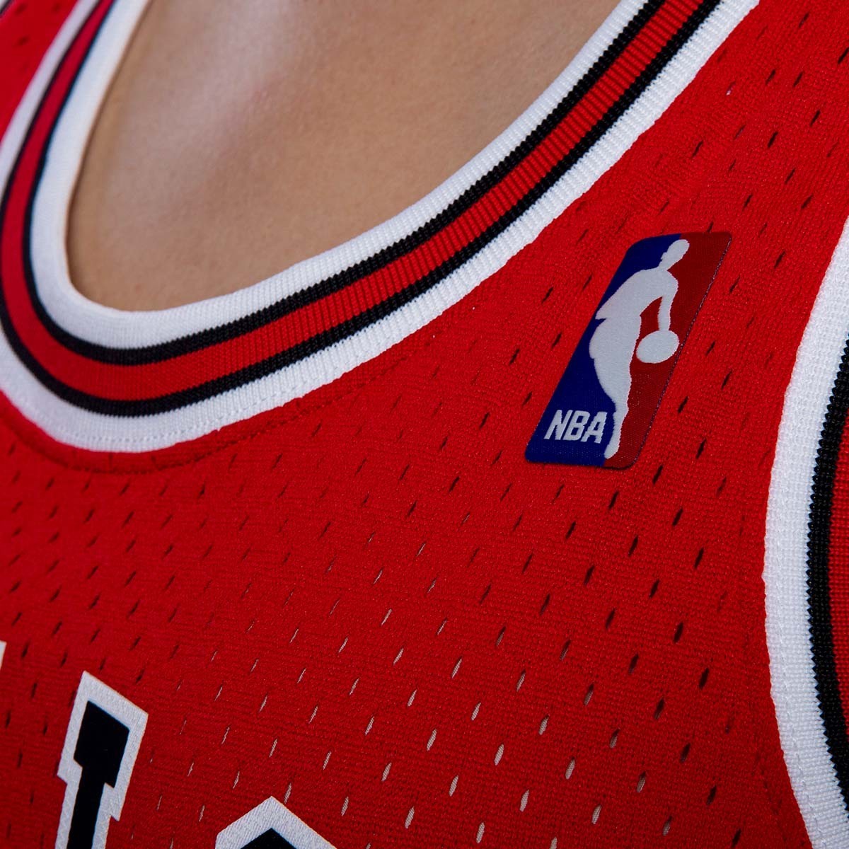 Mitchell & Ness Chicago Bulls Scottie Pippen Basketball Jersey / Red / RRP £95