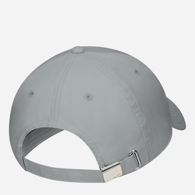 Nike Sportswear Dri Fit Heritage 86 Metallic Swoosh Cap / Grey Silver / RRP £24