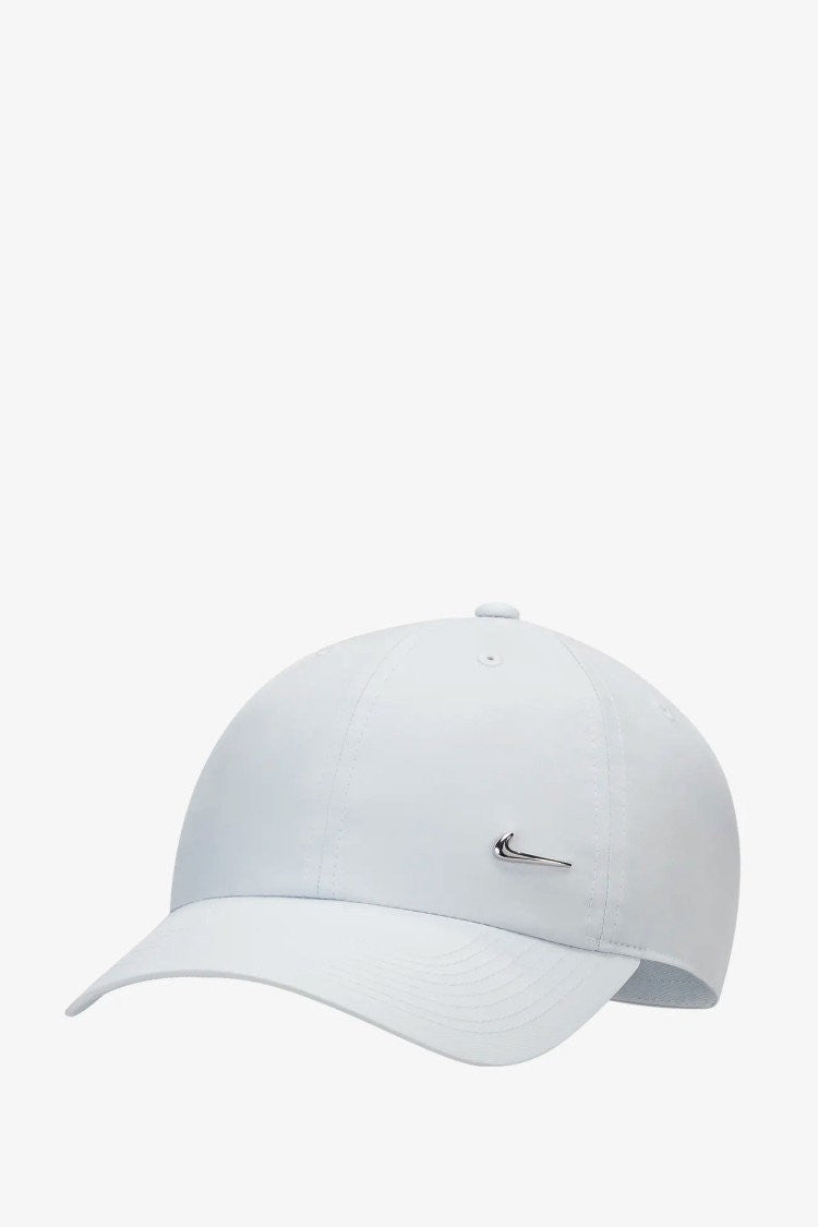 Nike Adult Dri-FIT H86 Metal Swoosh Cap / White Silver / RRP £24