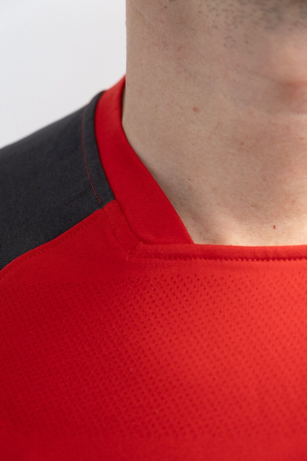 Under Armour 2019-20 Lokomotiv Moscow Training Tee / Red / Mens / RRP £29.99
