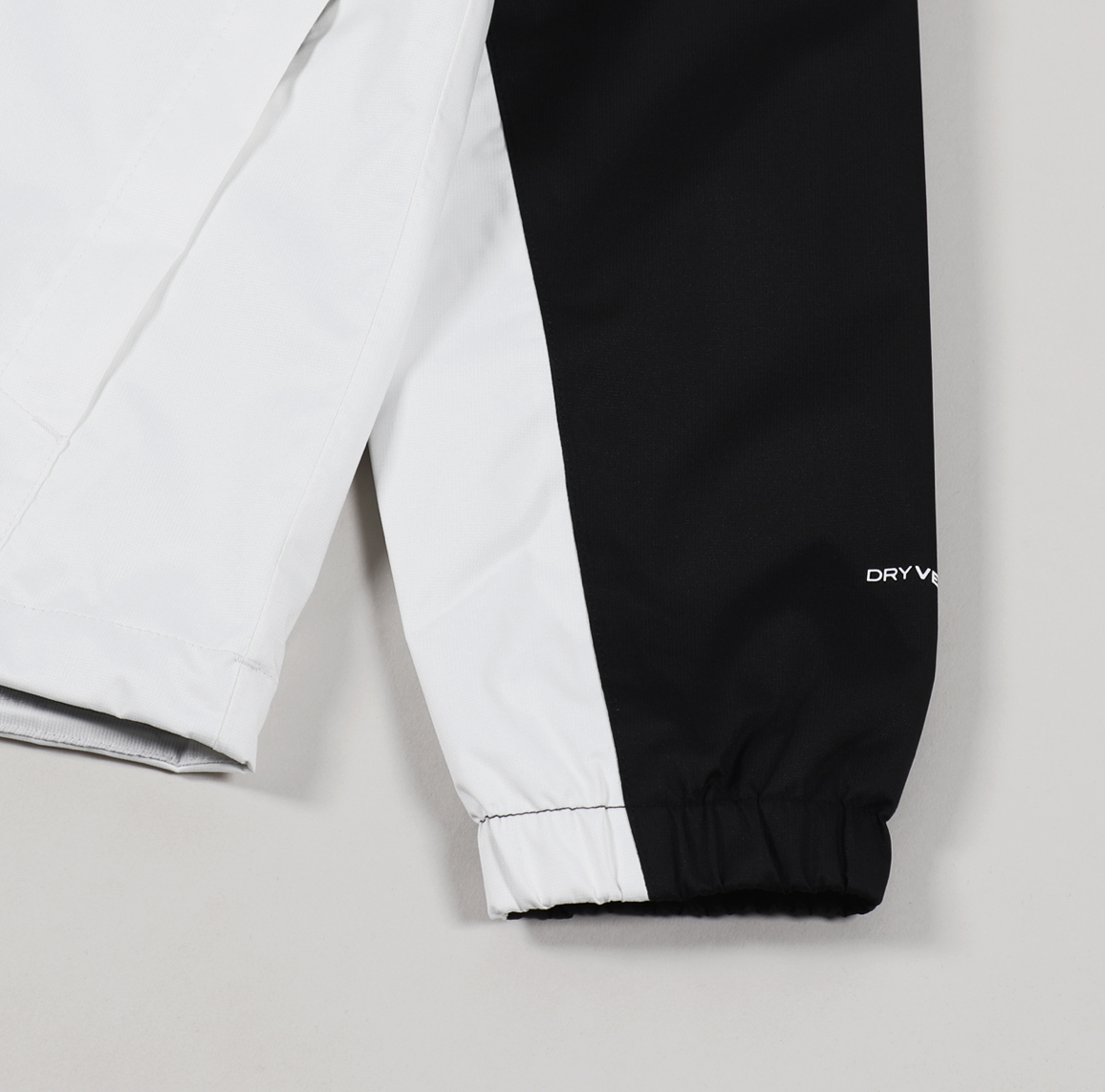 The North Face Mens Black Box Mountain Q Jacket / BNWT / TNF White / RRP £135