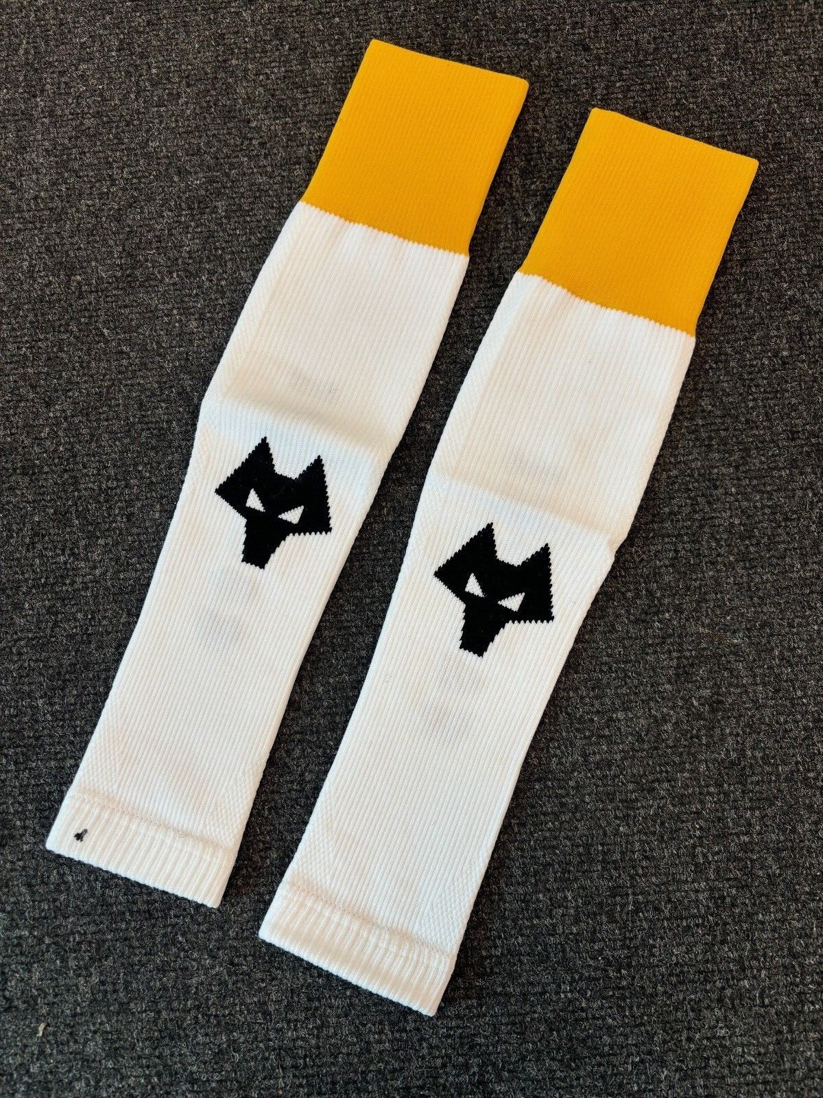 Castore Mens Wolves Player Issue Football Sleeve Socks / White / RRP £20