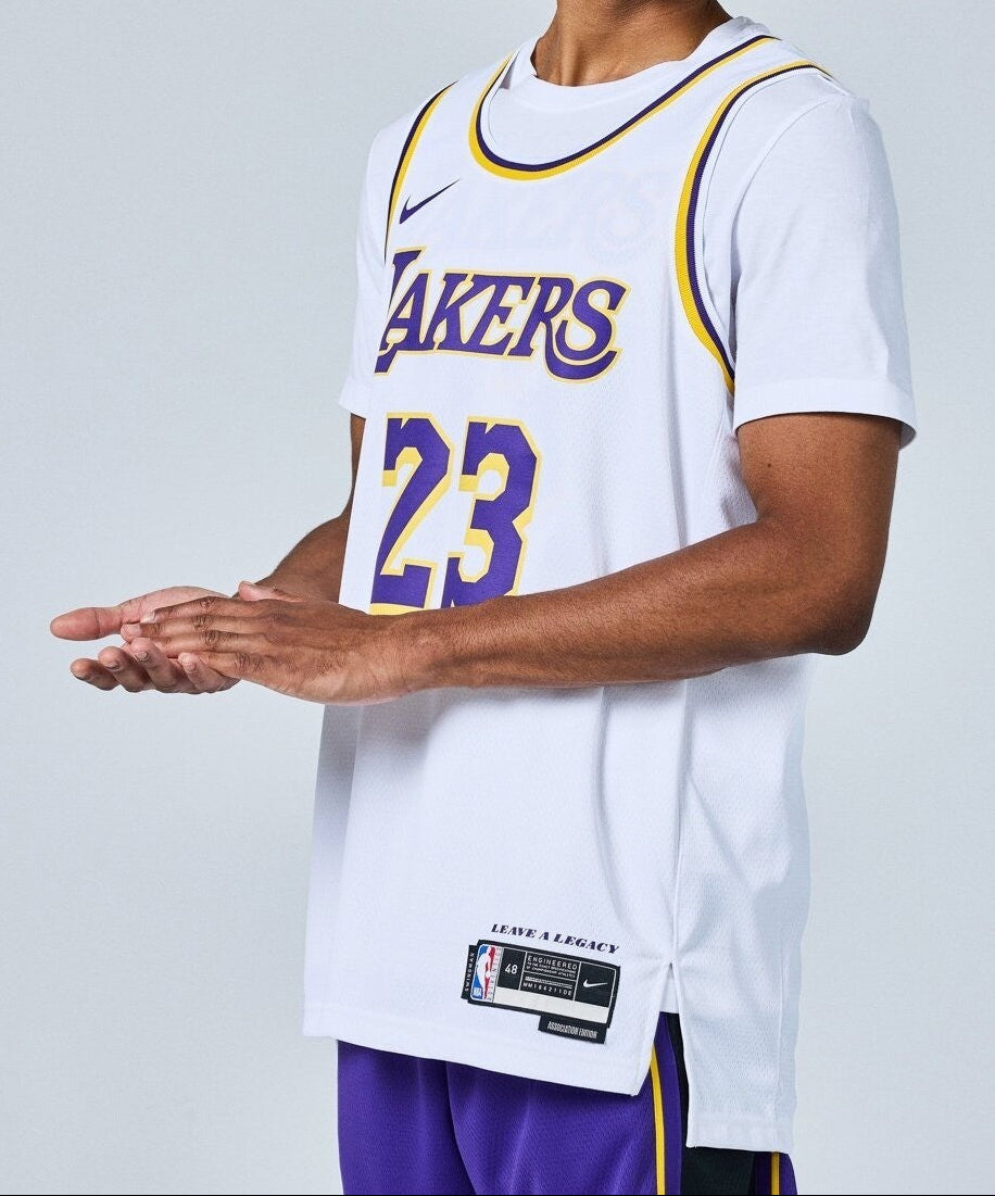 Nike LA Lakers Basketball Jersey / White / Lebron James / RRP £95