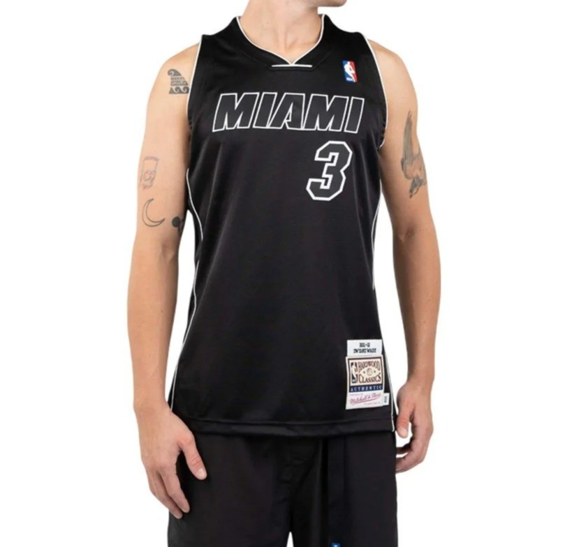 Mitchell & Ness Miami Heat 2011 Dwayne Wade Basketball Jersey / Black / RRP £260