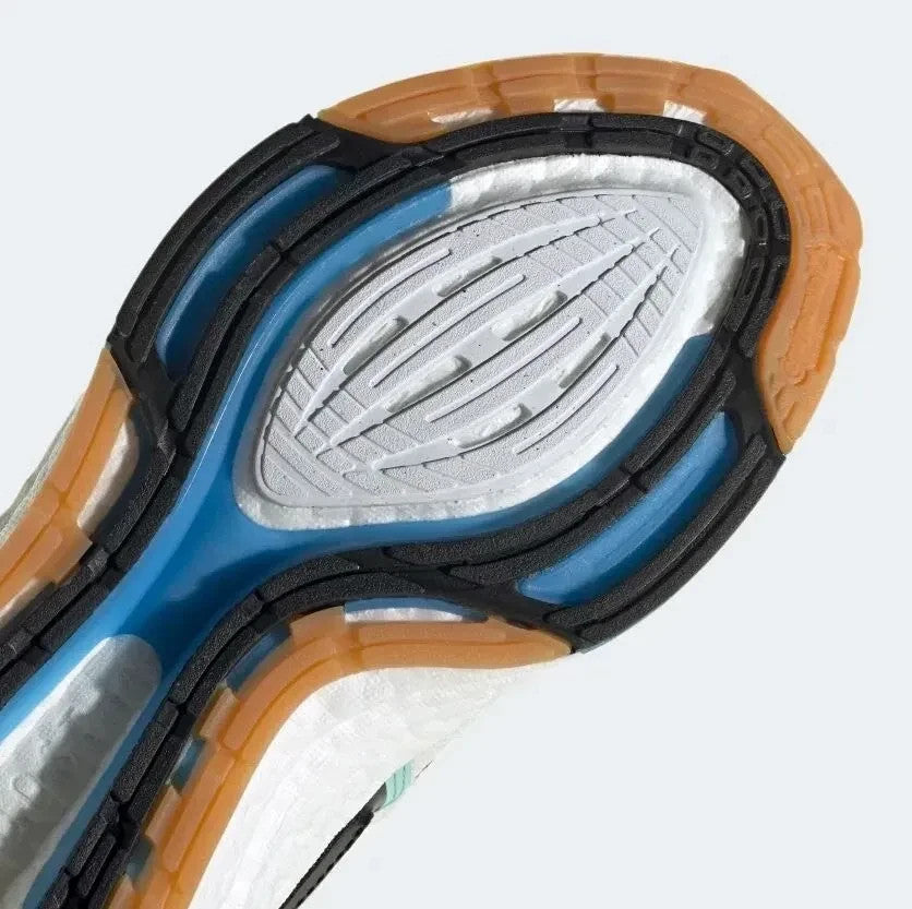 Adidas Womens ULTRABOOST 22 X PARLEY Trainers / BNIB / White / RRP £160