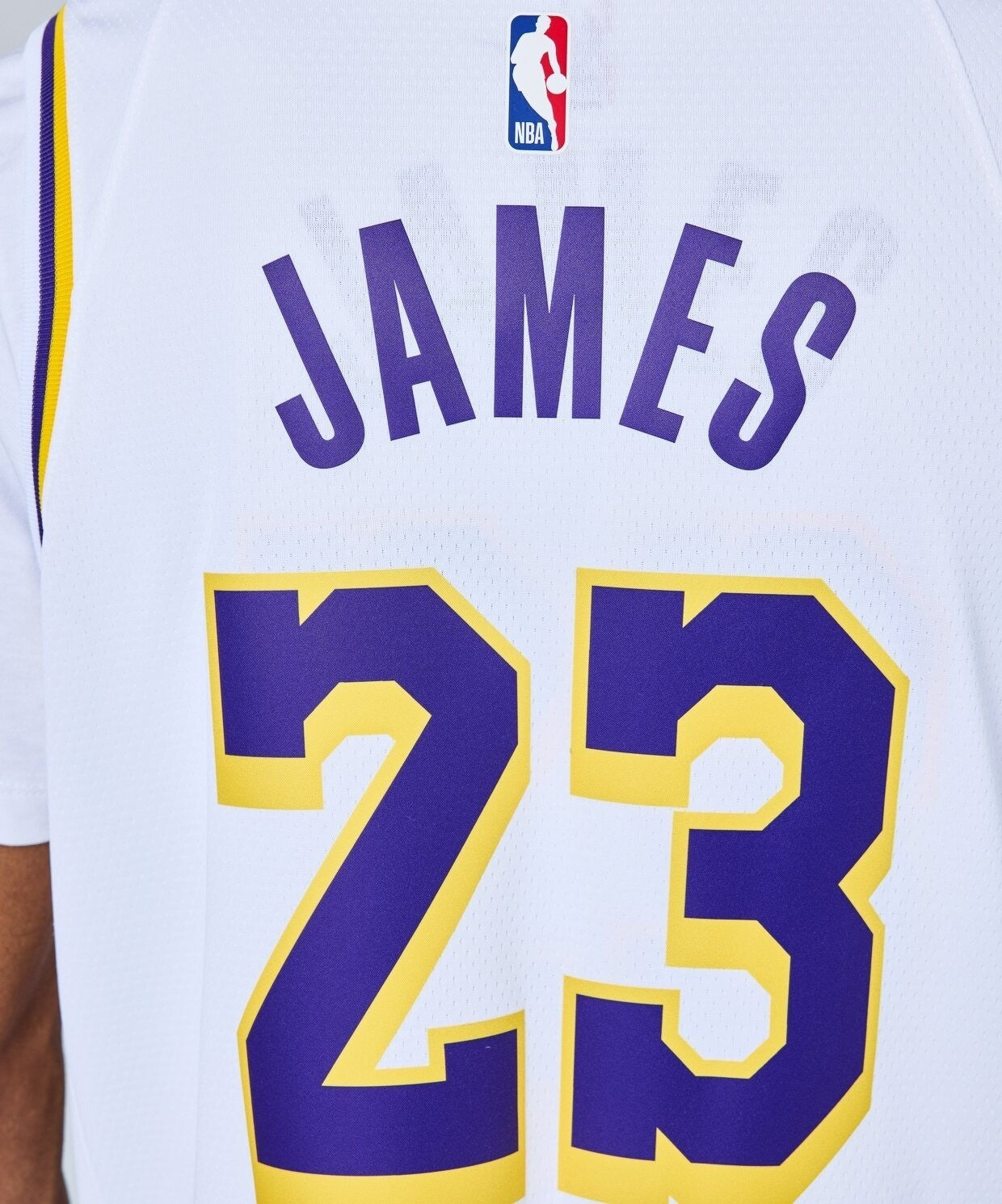 Nike LA Lakers Basketball Jersey / White / Lebron James / RRP £95