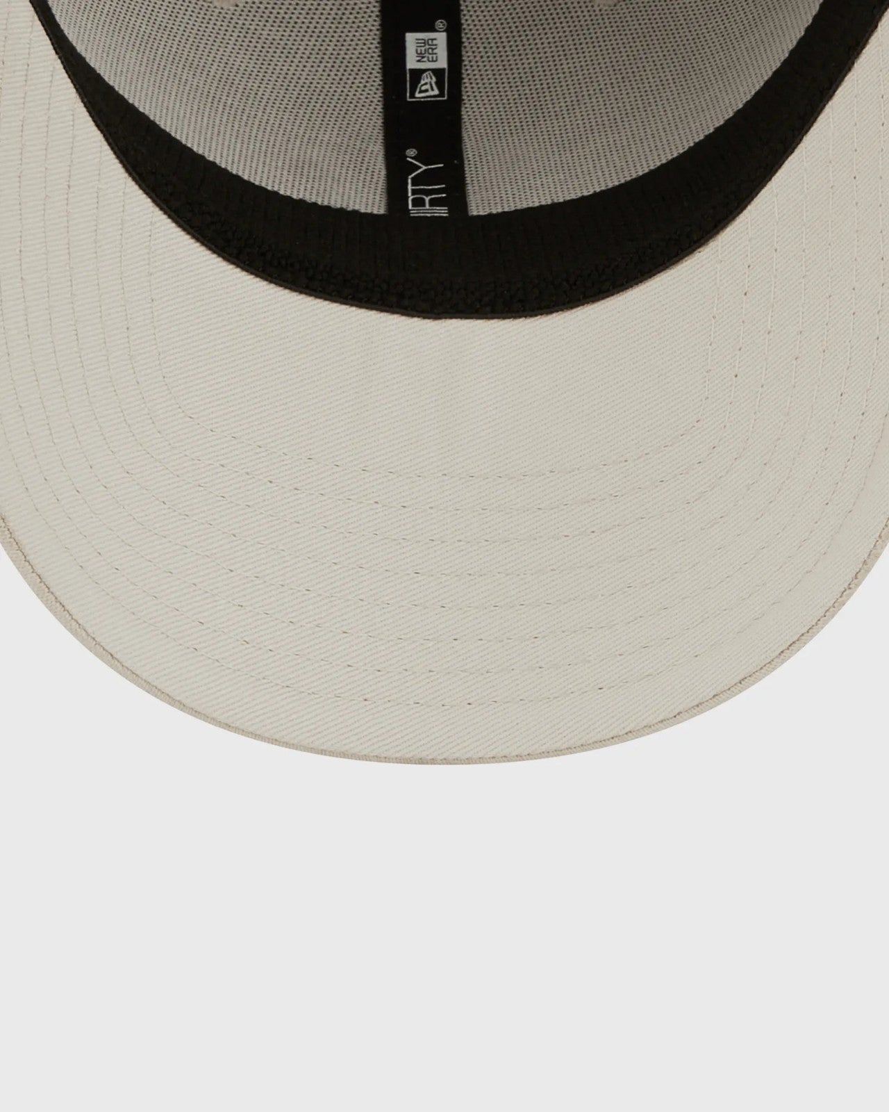 New Era Adult New York Yankees 39Thirty Stretch Cap / Beige / RRP £25