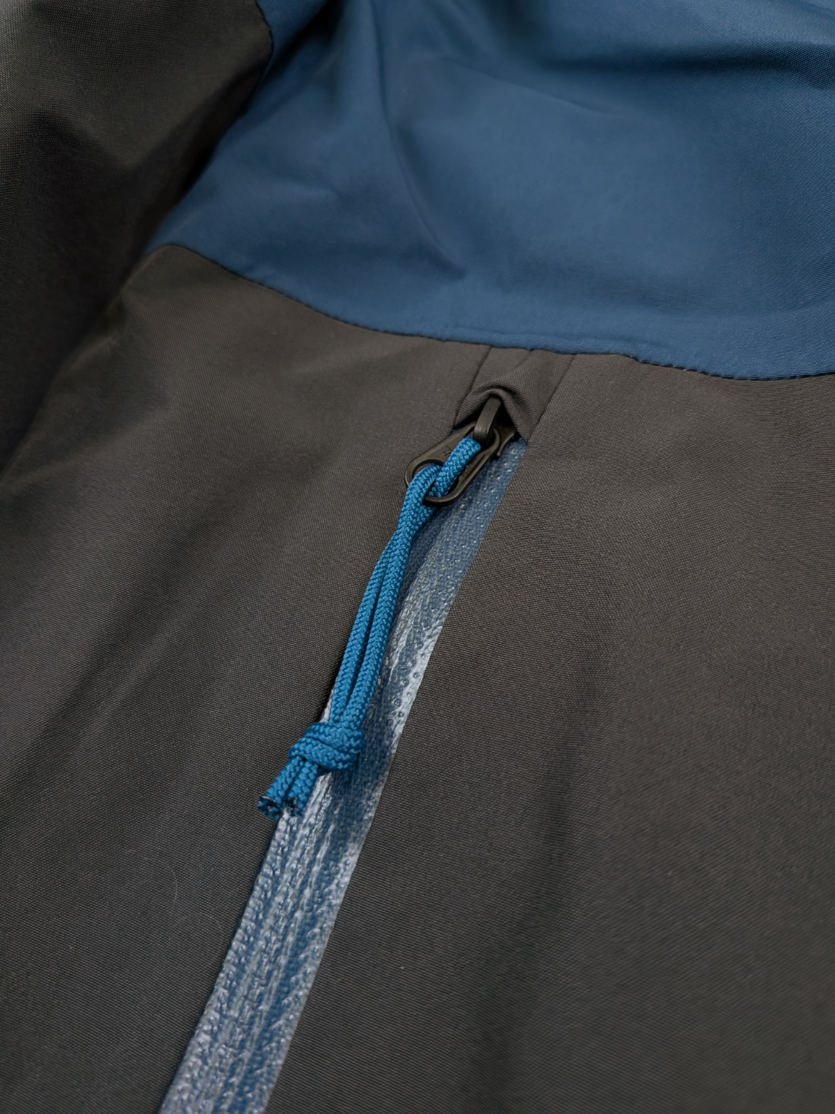 The North Face Mens Lightning Jacket / Asphalt Grey - Moroccan Blue/ RRP £160