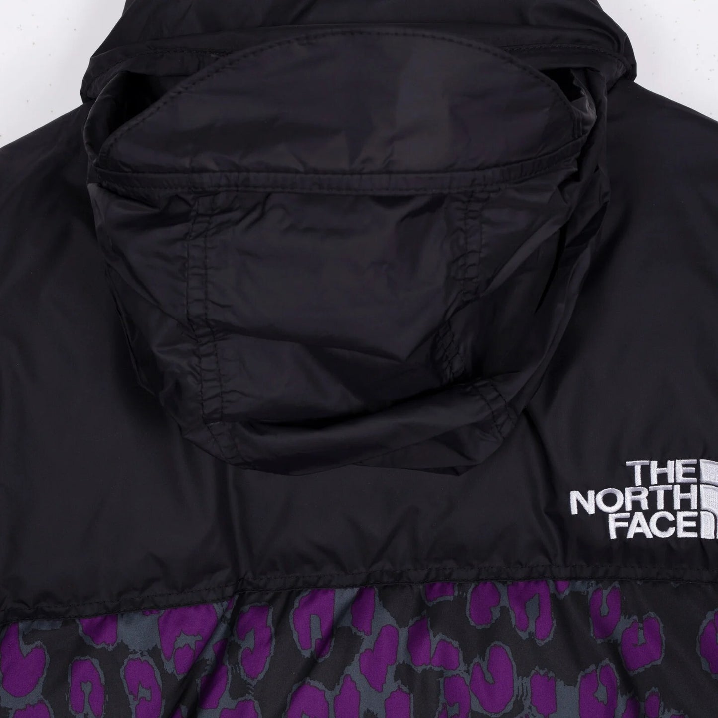 The North Face Women's Print Nuptse Puffer Jacket / Black Purple Print / Rrp £30
